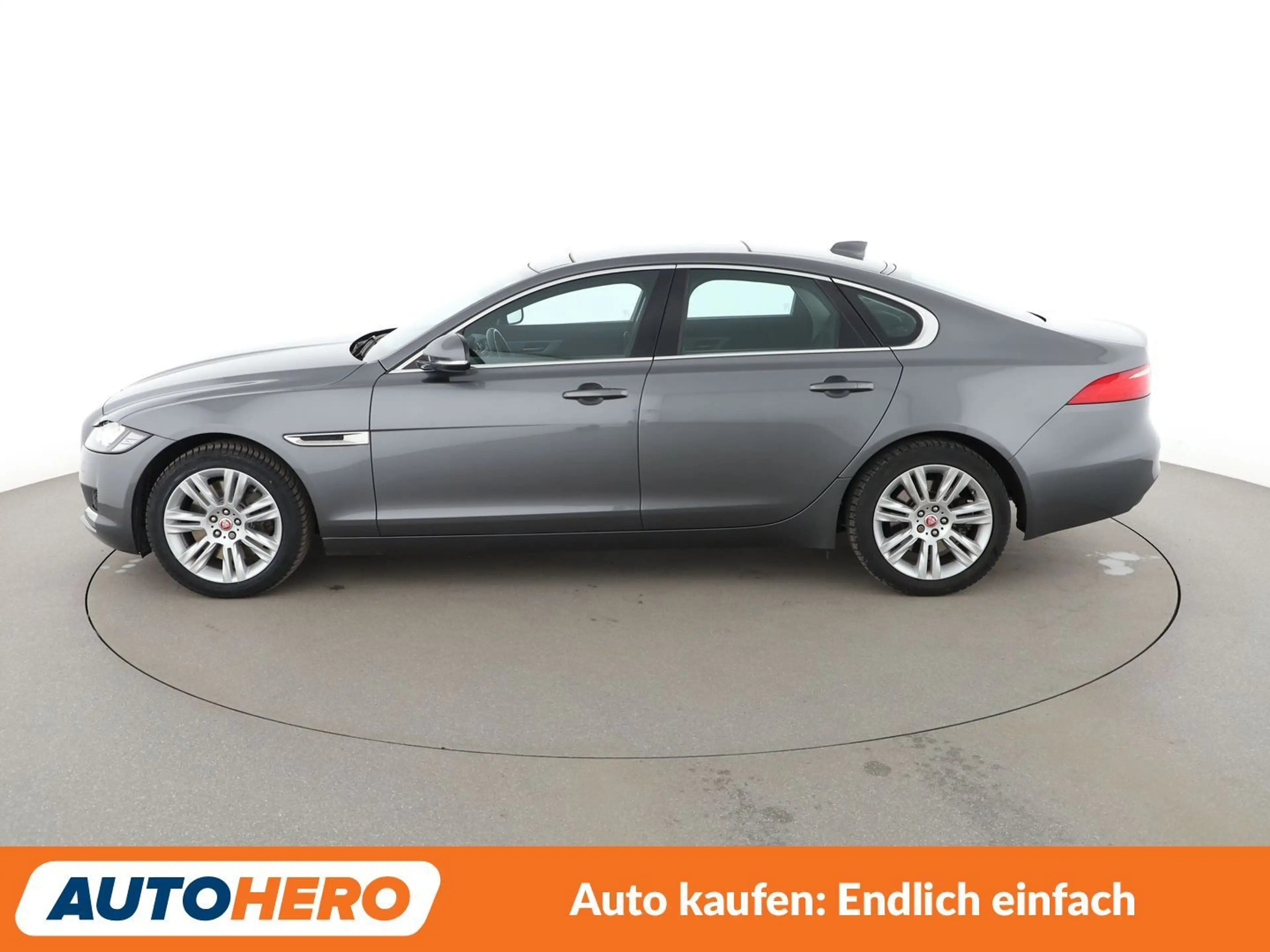 Jaguar XF 30t Prestige AWD Aut.*NAVI*BiXENON*CAM*TEMPO*ALU* — photo 3