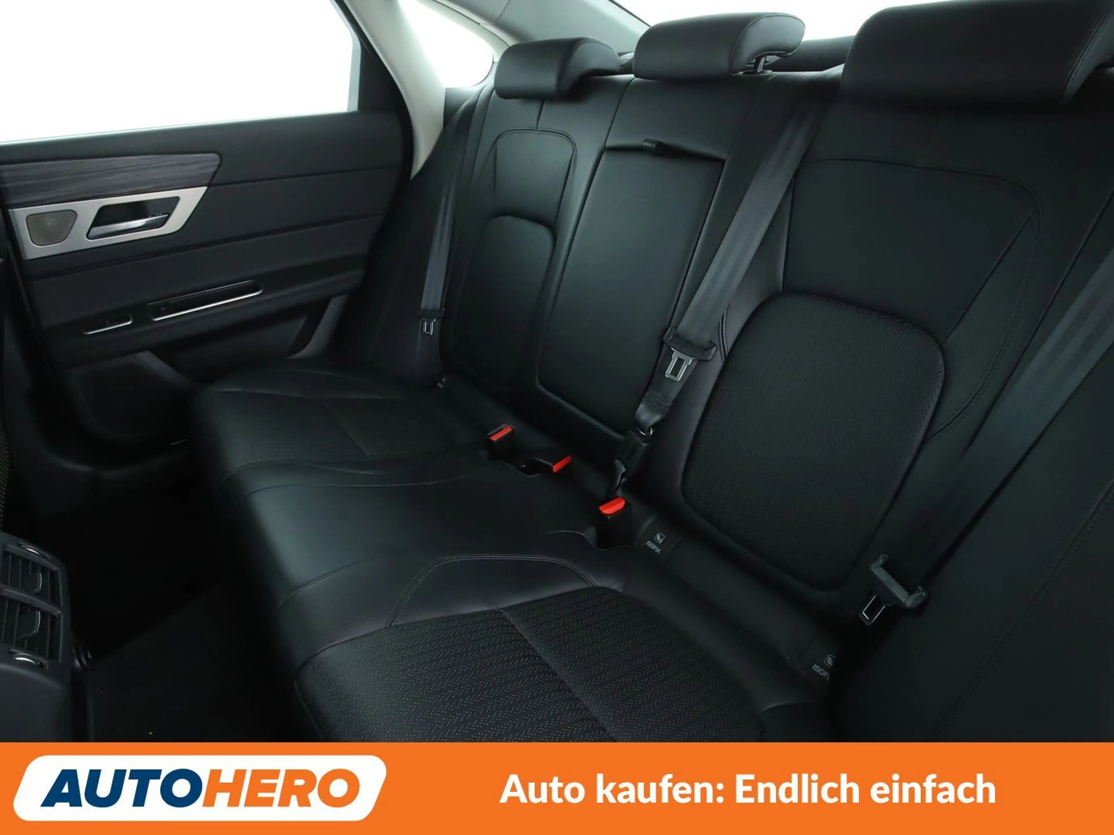 Jaguar XF 30t Prestige AWD Aut.*NAVI*BiXENON*CAM*TEMPO*ALU* — photo 14