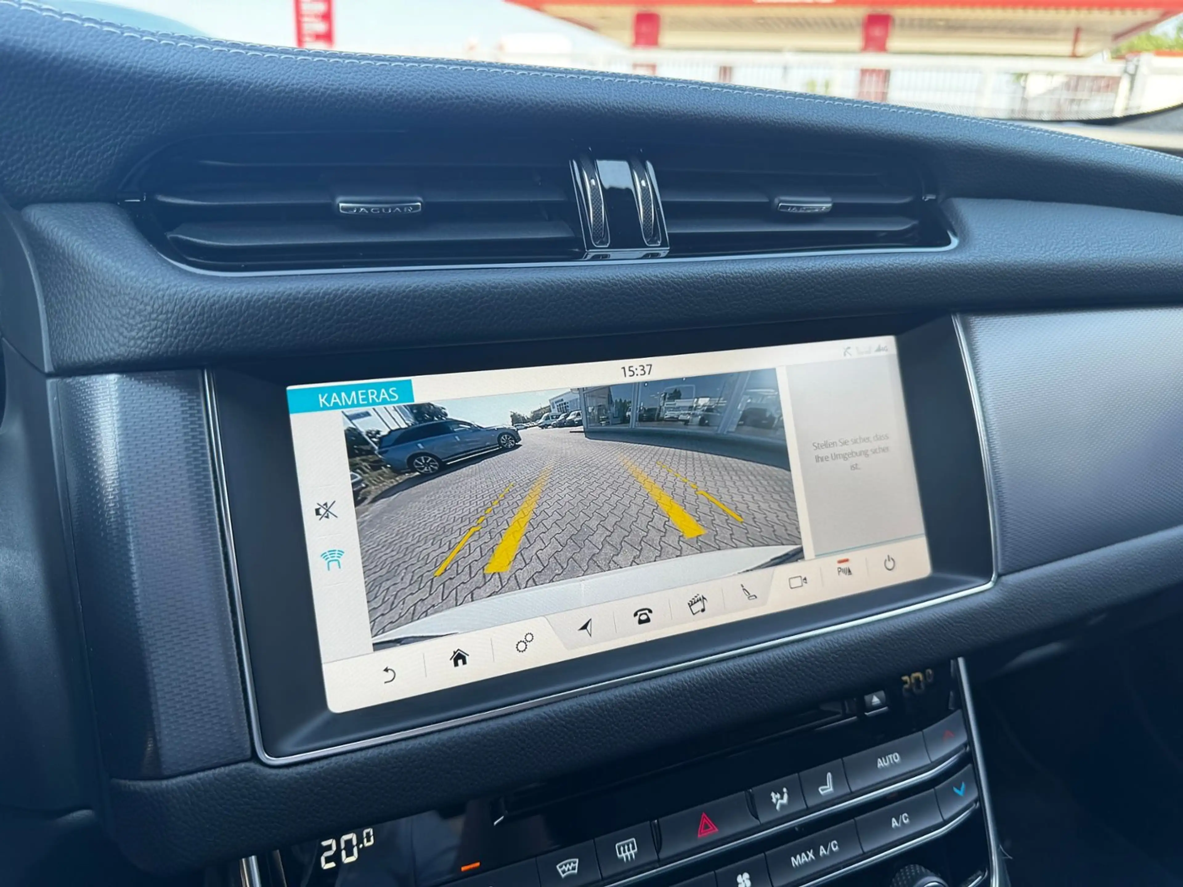 Jaguar XF Ingenium Edition — photo 13