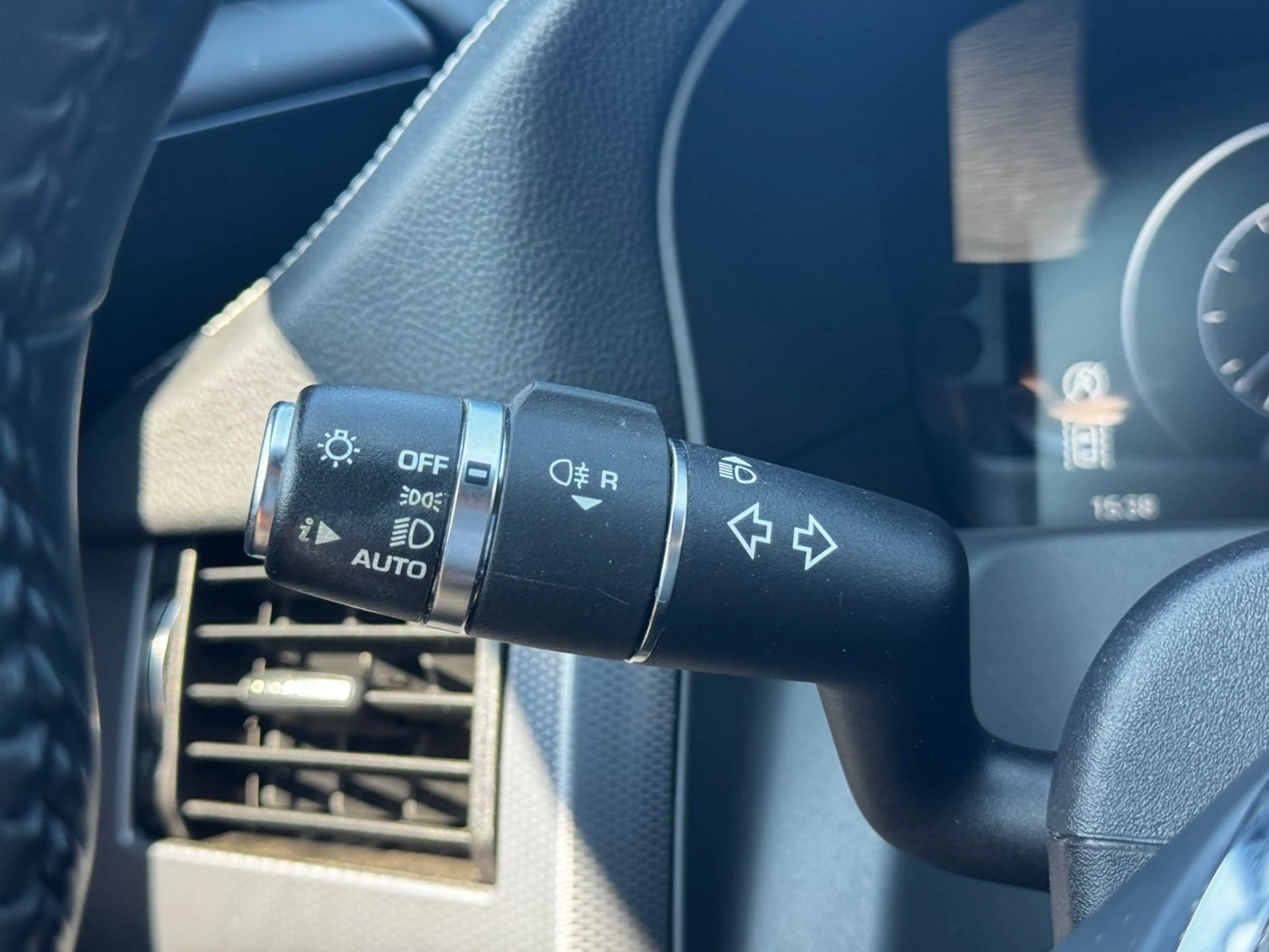 Jaguar XF Ingenium Edition — photo 18