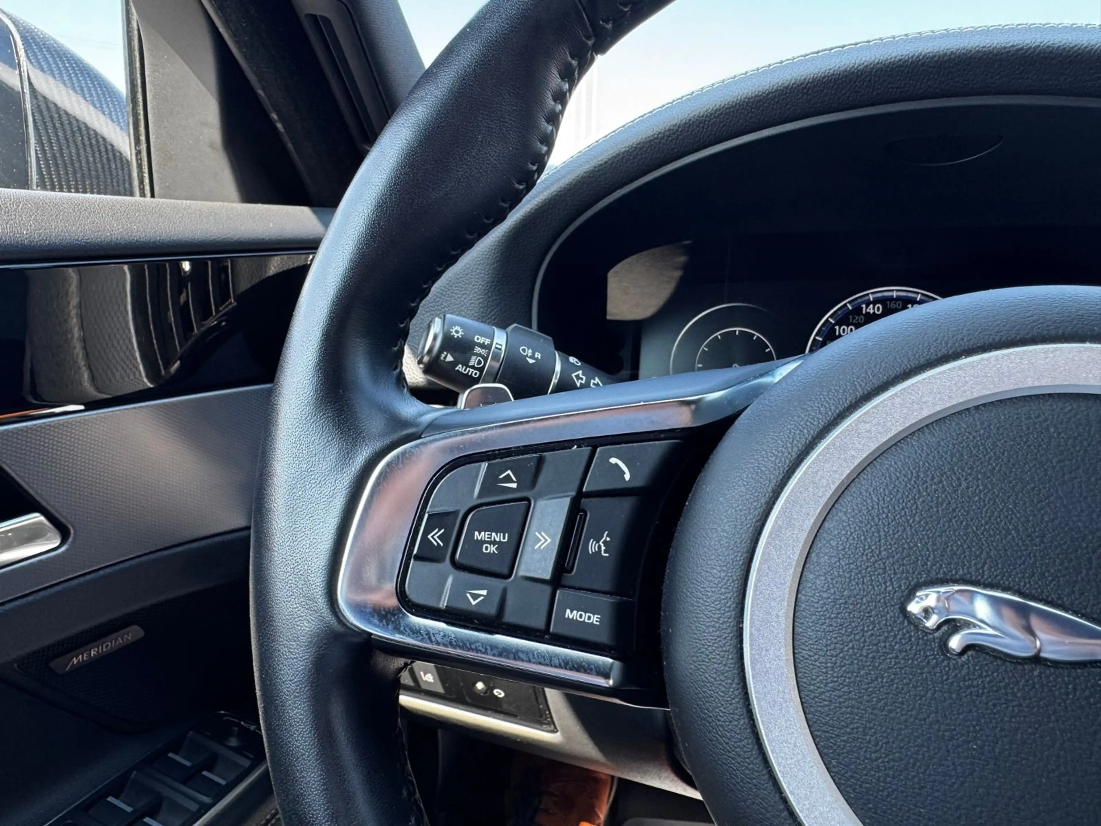 Jaguar XF Ingenium Edition — photo 15