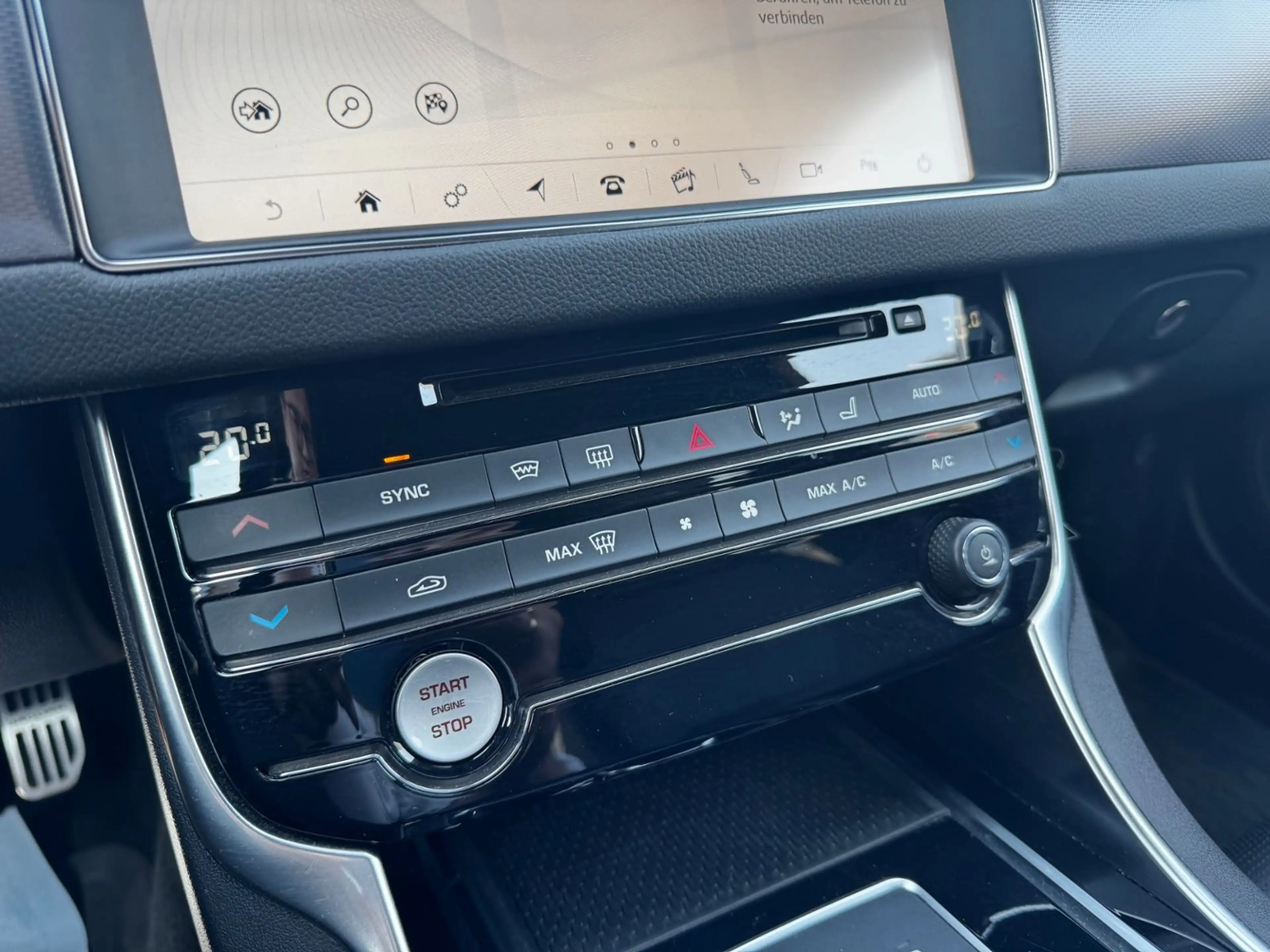 Jaguar XF Ingenium Edition — photo 11