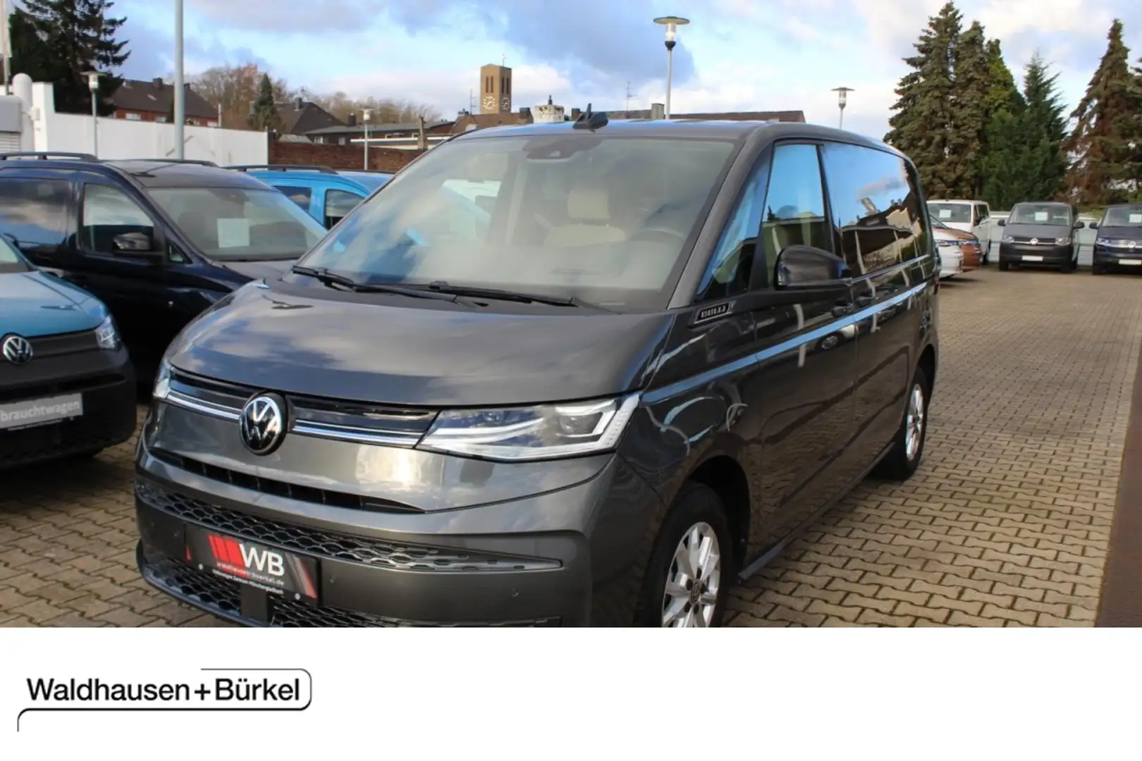Volkswagen T7 Multivan LIFE 1.5 TSI DSG / HEAD UP / DC / NAVI / LED MATRI Gris - 1