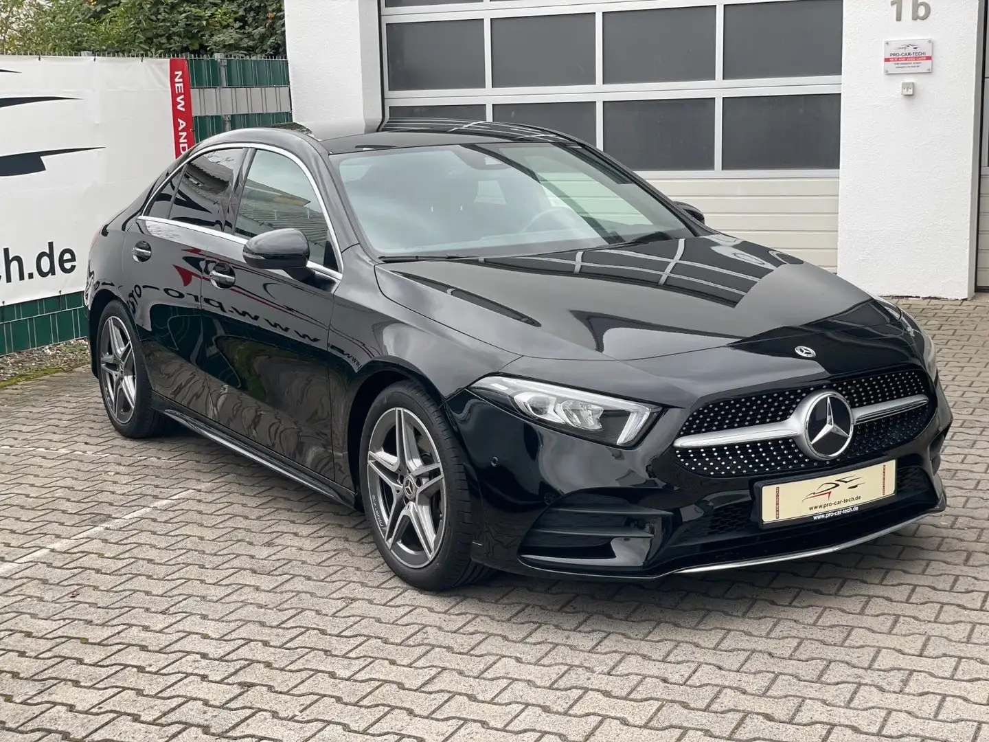 Mercedes-Benz A 200 |AMG|Navi|Automatik|Kamera|Panorama|LED| Schwarz - 1