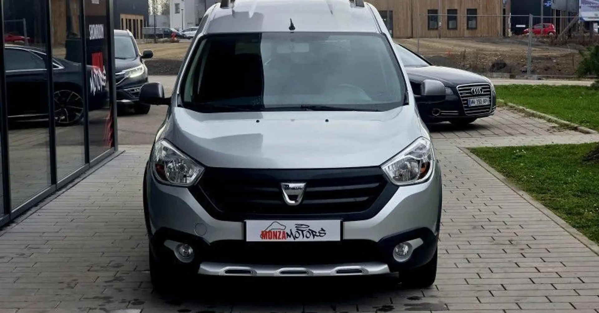 Dacia Dokker 1.2 TCE 115CH STEPWAY EURO6 Gris - 2