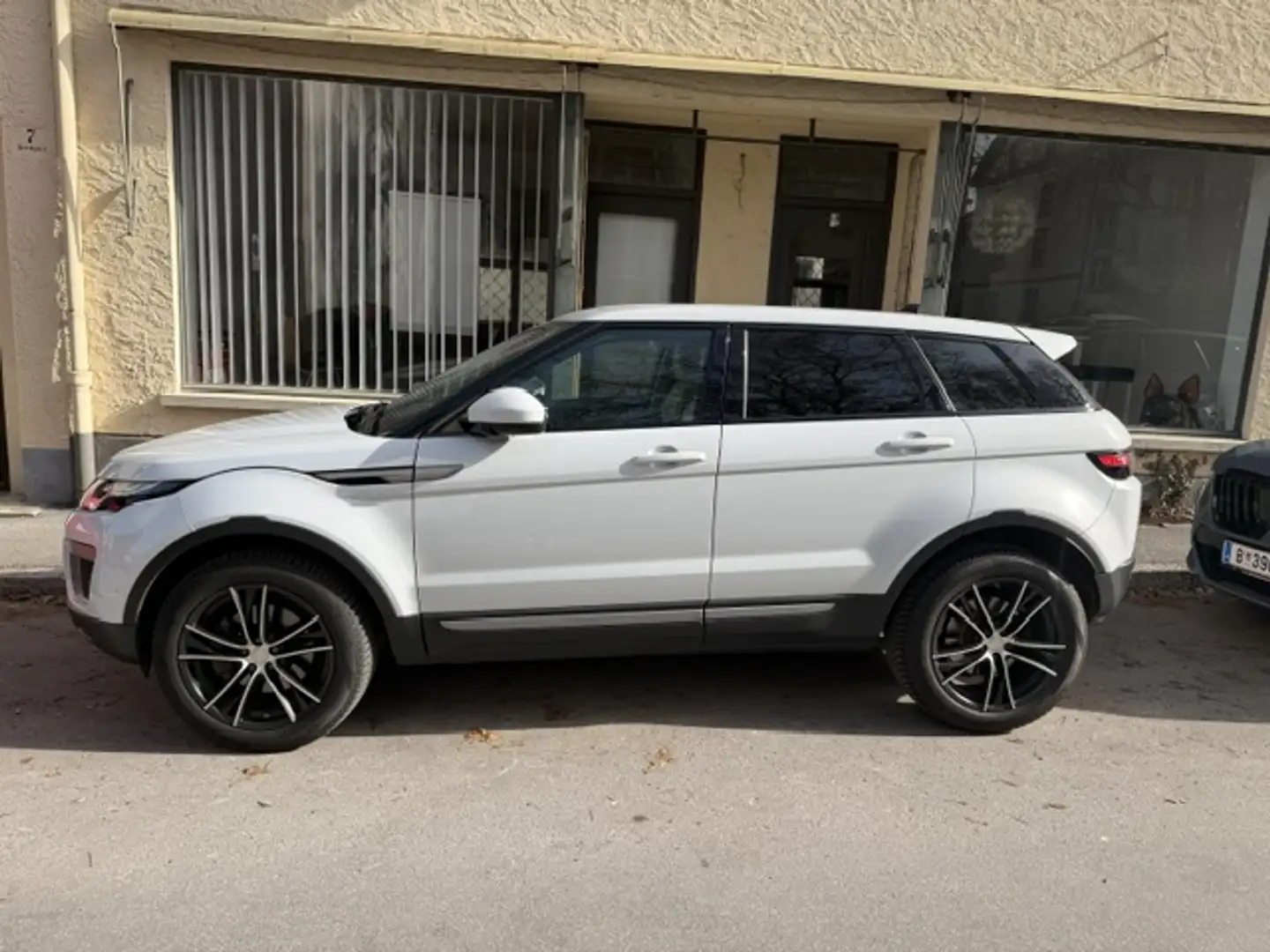 Land Rover Range Rover Evoque Range Rover Evoque SE 2,0 TD4 Aut. SE Weiß - 1