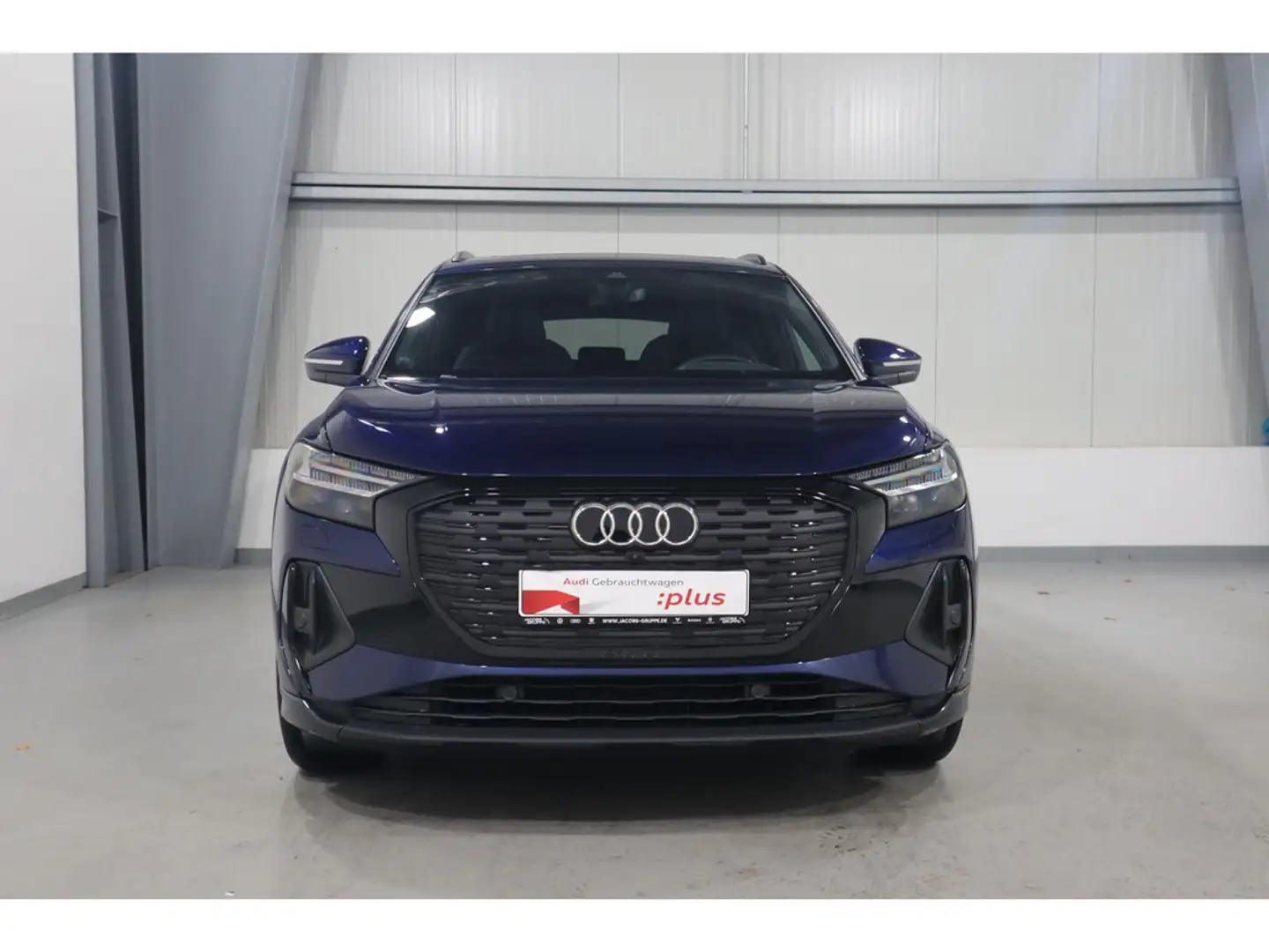 Audi Q4 e-tron Blau - 2