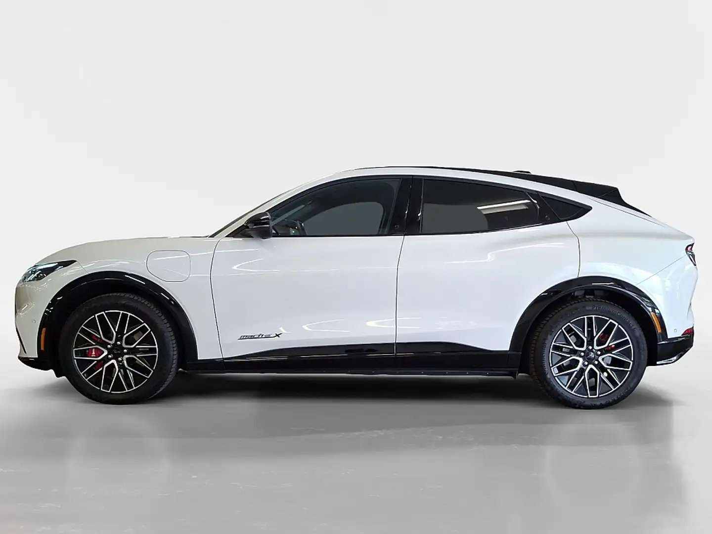 Ford Mustang Mach-E 99kWh Extended Range Premium Blanco - 2