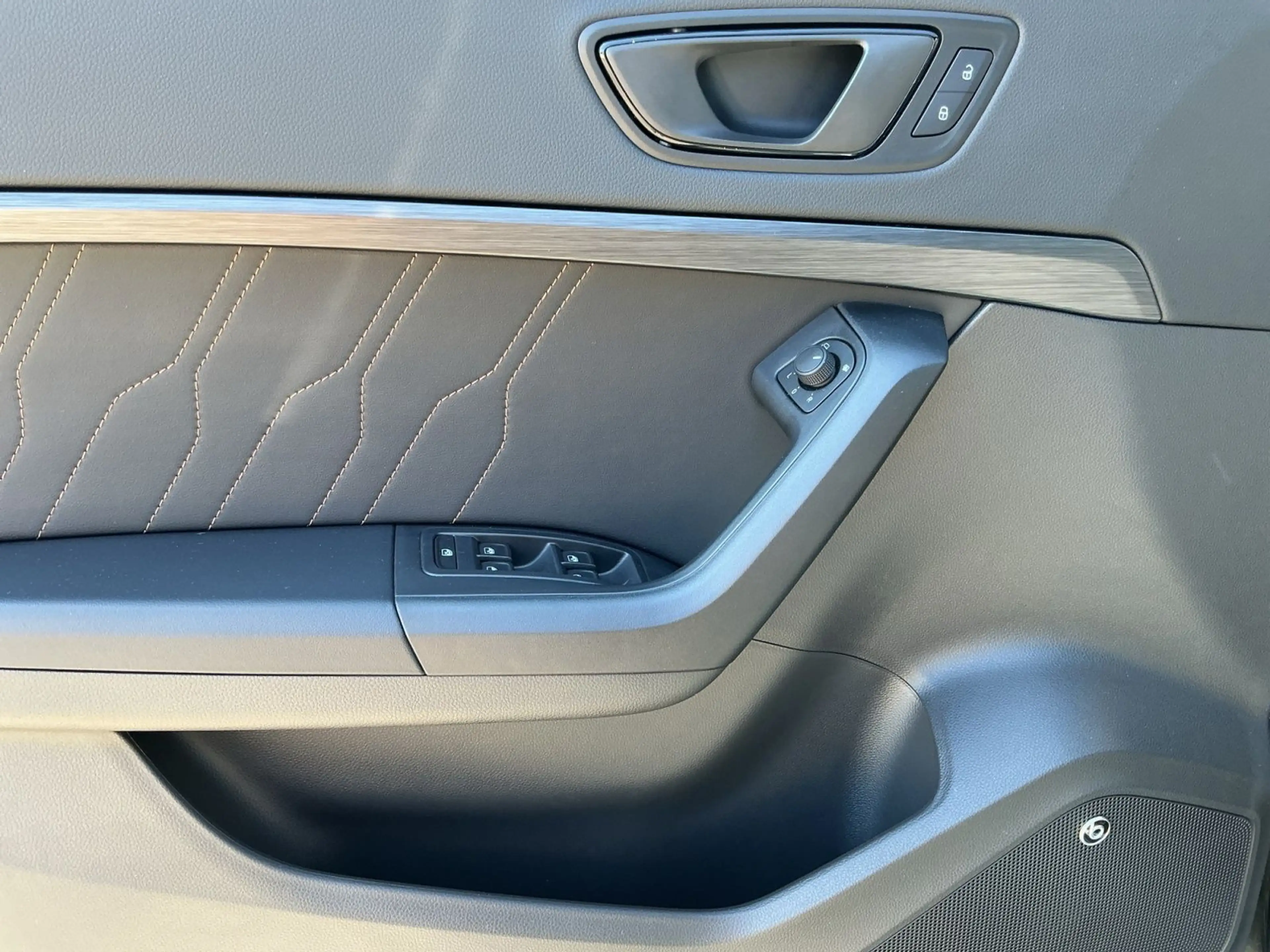 CUPRA Ateca 2.0 TSI VZ DSG 4D TRIBE EDITION LED+PANO — photo 15