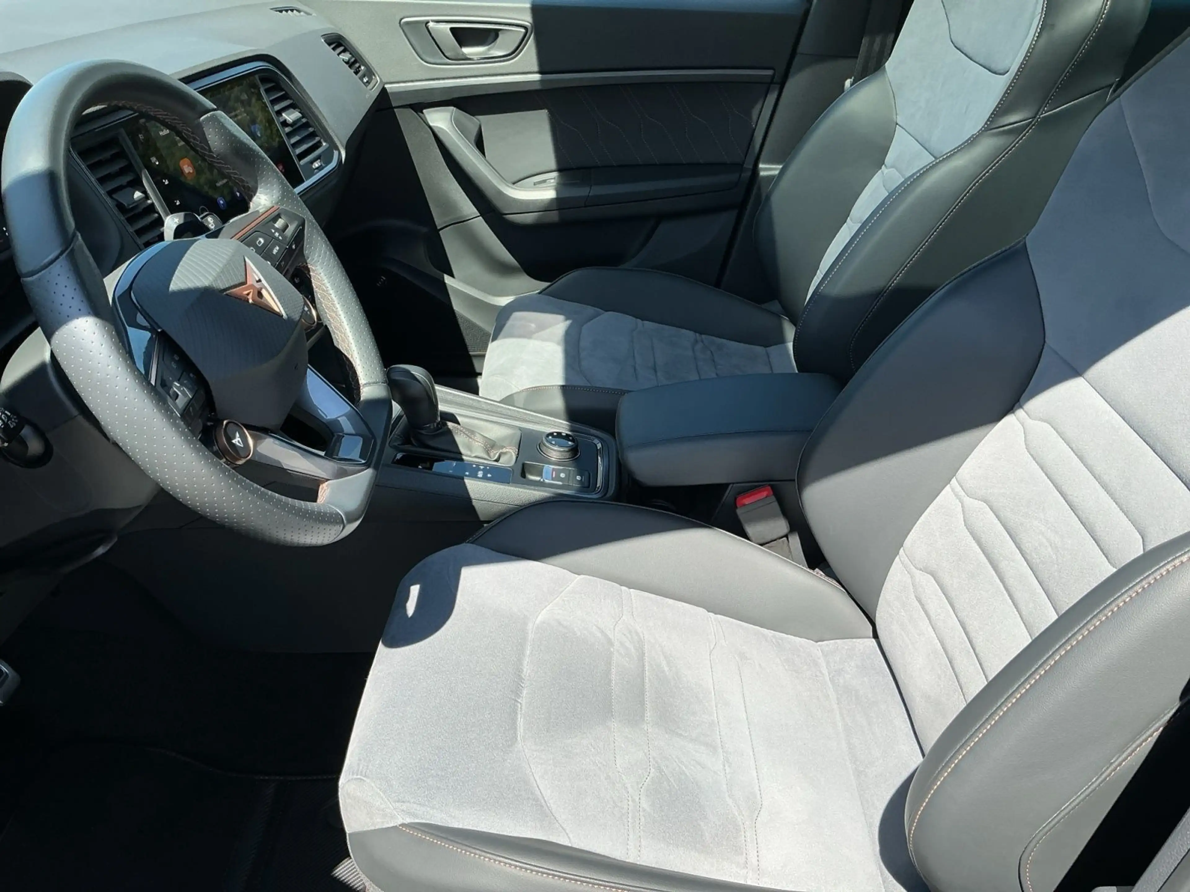 CUPRA Ateca 2.0 TSI VZ DSG 4D TRIBE EDITION LED+PANO — photo 12