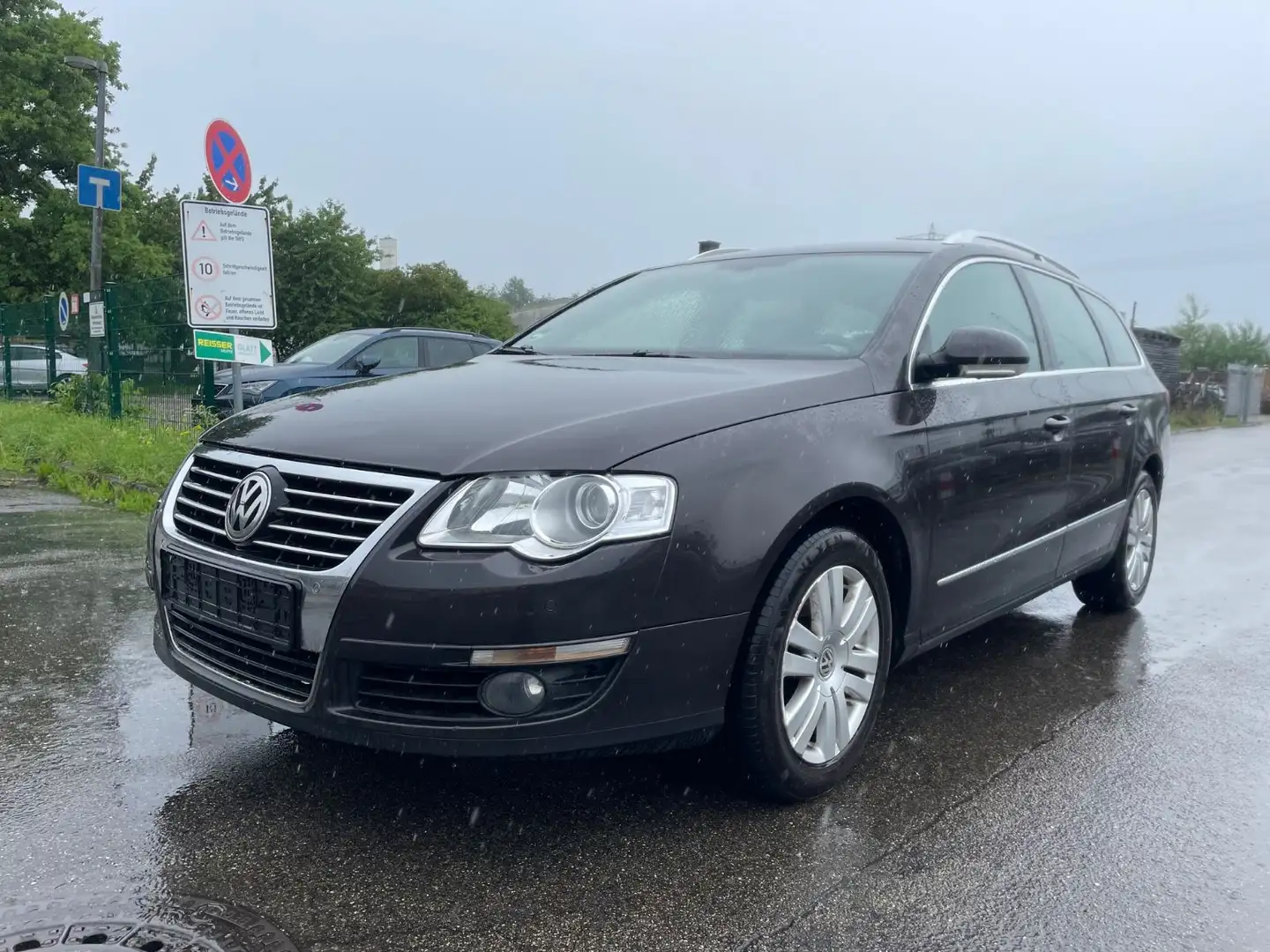 Volkswagen Passat Variant Highline Braun - 1