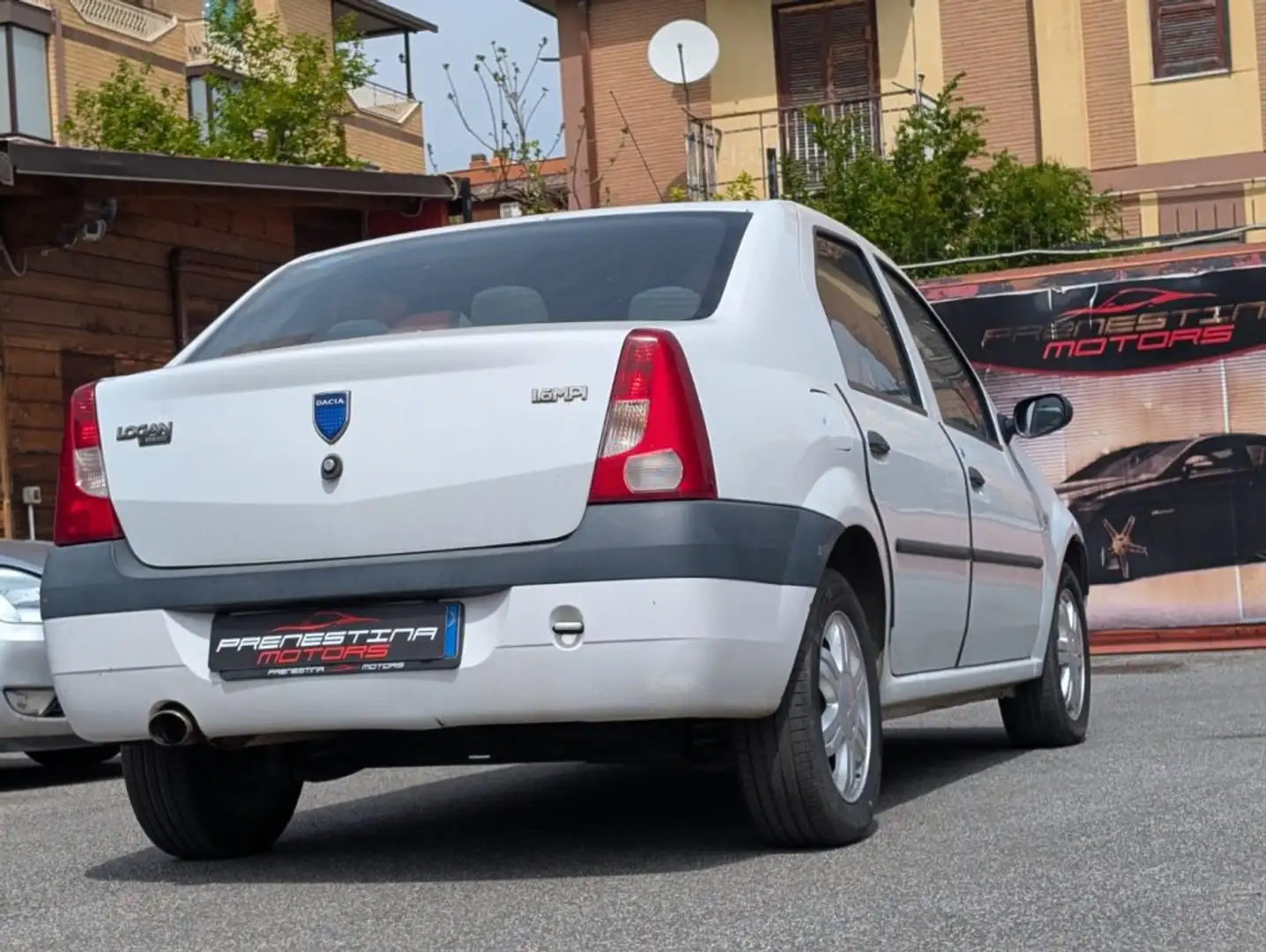 Dacia Logan 1.6 Lauréate Bianco - 2