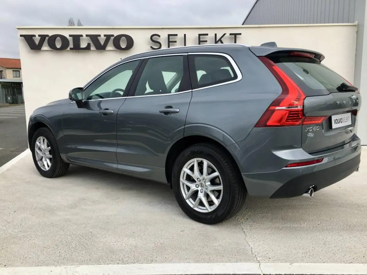 Volvo XC60 D4 AdBlue 190ch Business Executive Geartronic Gris - 2