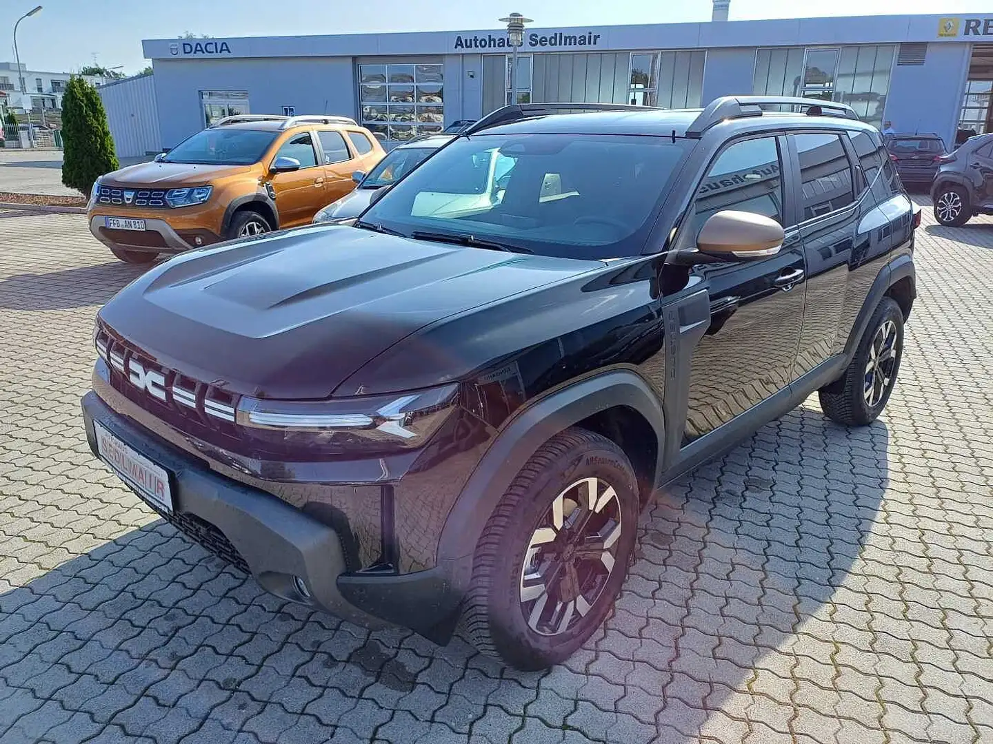 Dacia Duster 1.2 TCe 130 Mild-Hybrid Extreme 4x4/Winter+City Pa Schwarz - 1