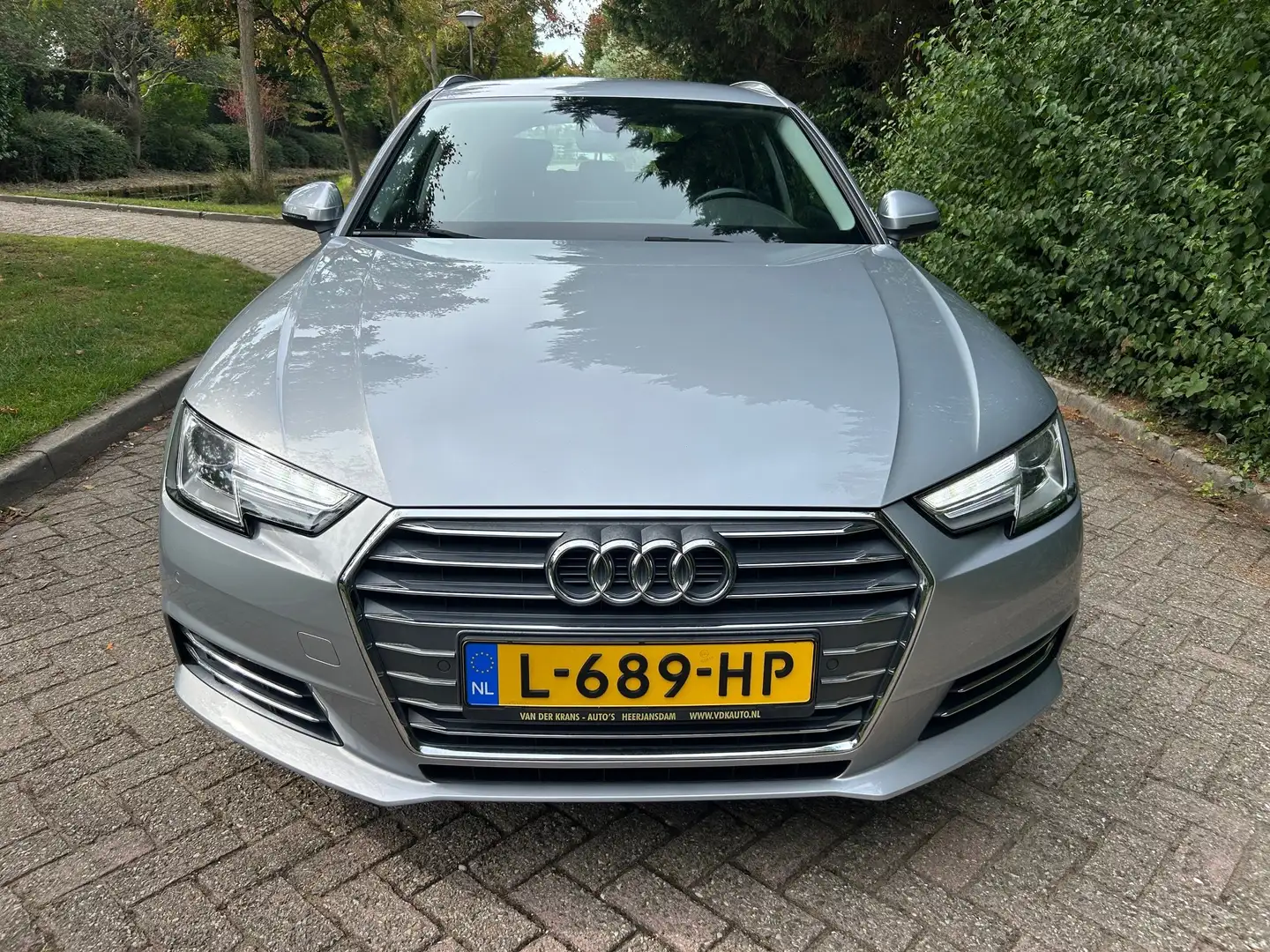 Audi A4 Avant 1.4 TFSI Sport (complete uitvoering) Grijs - 2
