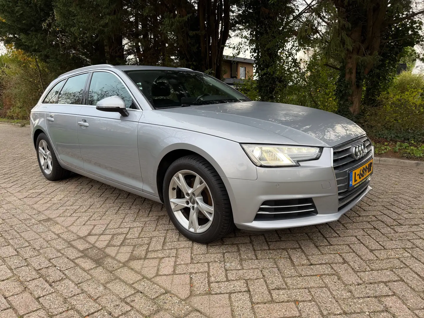 Audi A4 Avant 1.4 TFSI Sport (complete uitvoering) Grijs - 1