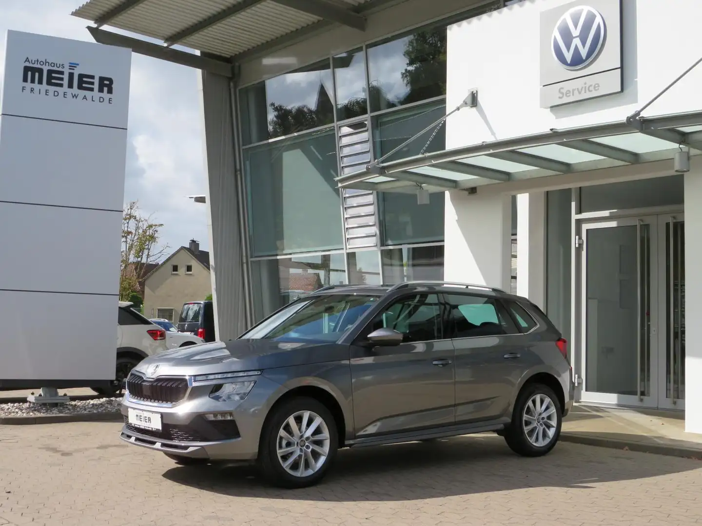 Skoda Kamiq Selection 1.5TSI DSG AHK Rear ACC 5J Garan Gris - 2