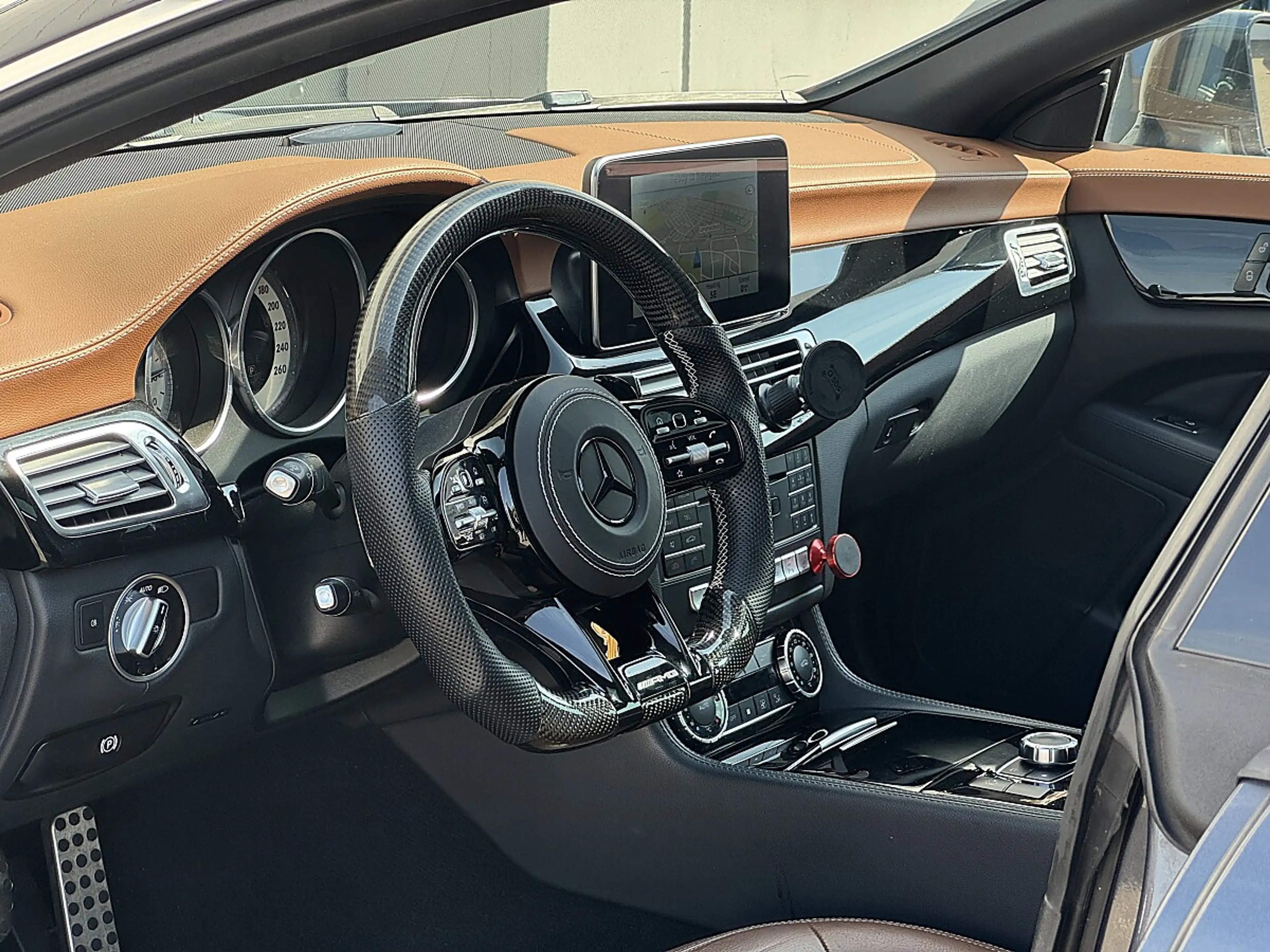Mercedes-Benz CLS 250 d Aut./AMG 63 HECK/NAVI/LED/STZHZG/F1 — photo 8