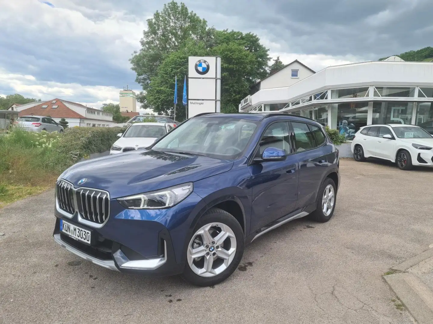 BMW X1 BMW  s18i AHK 18" X Line Bluetooth Navi Klima Blau - 2