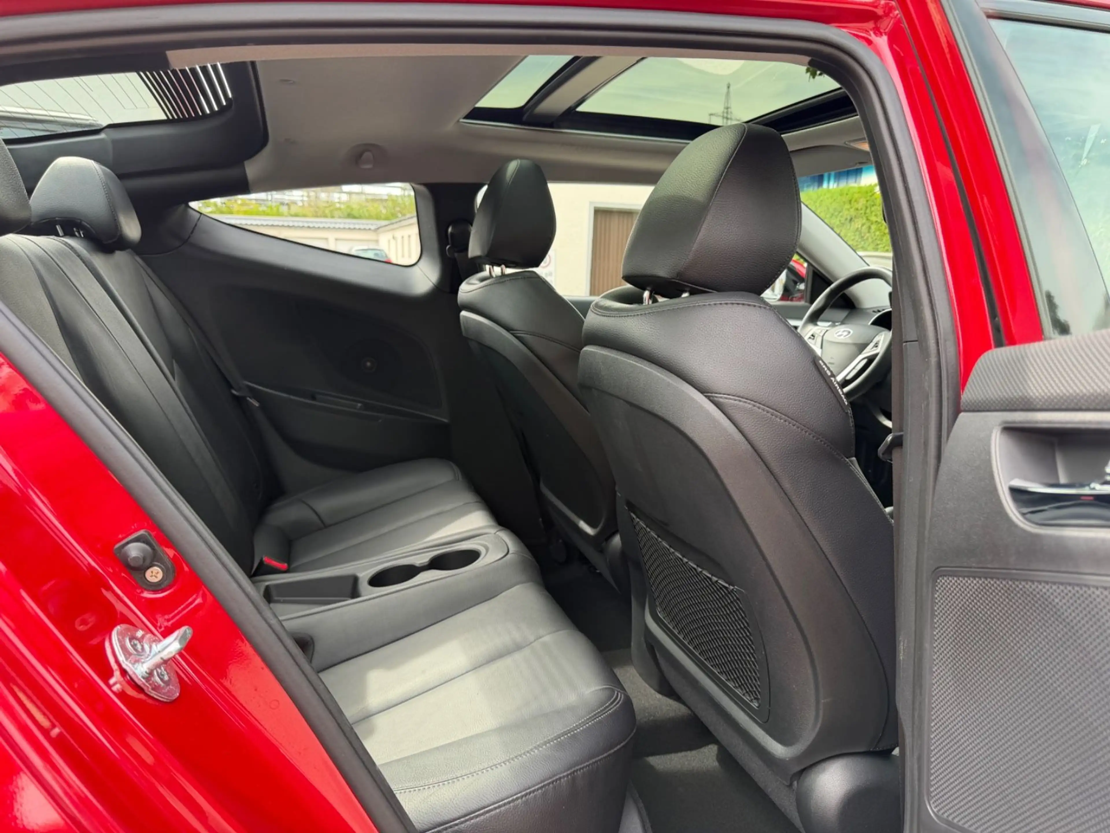 Hyundai VELOSTER 1.6GDI 103kw Premiu~Navi~Pano~Kam~Leder — photo 12