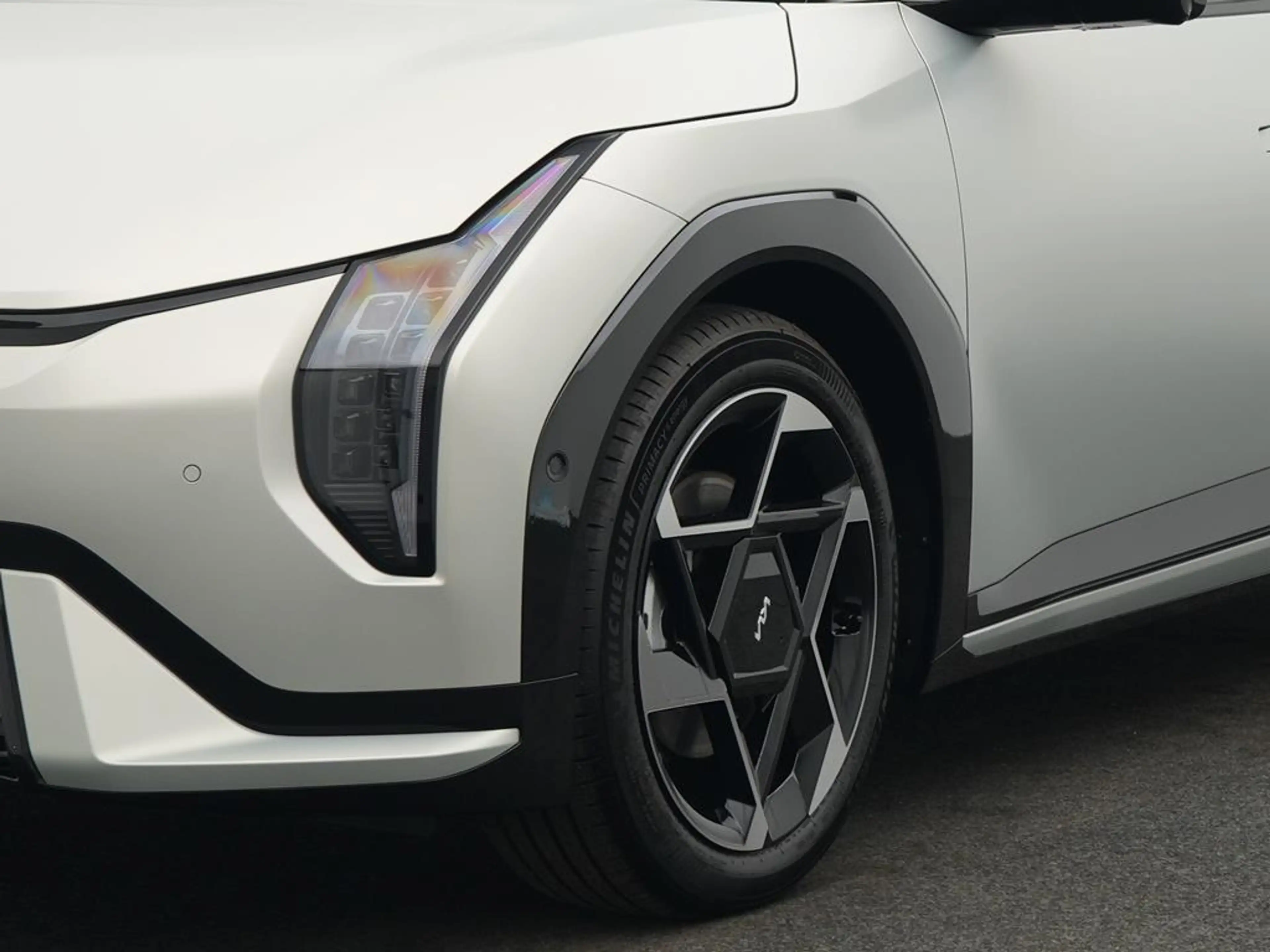 Kia EV4 81 FWD GTL DWP COM CON GD BO — photo 10