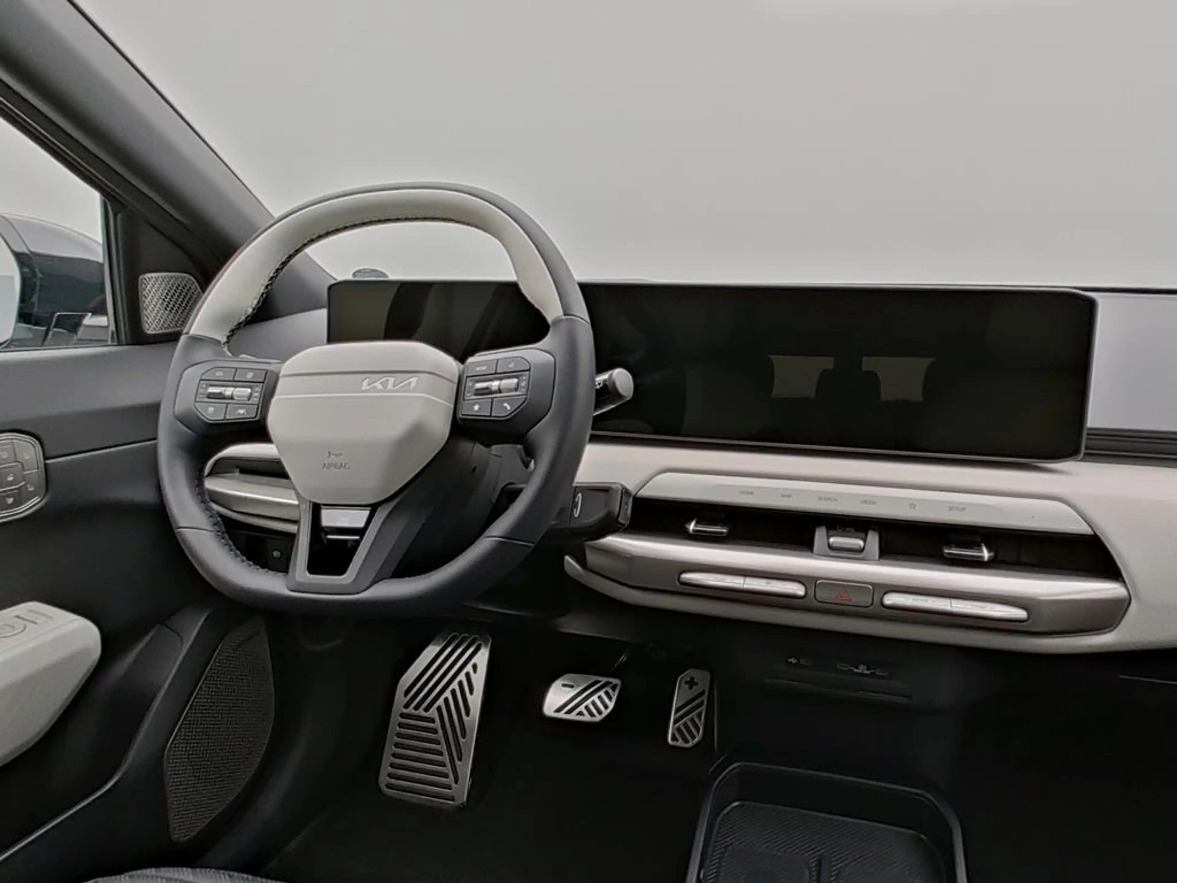 Kia EV4 81 FWD GTL DWP COM CON GD BO — photo 13