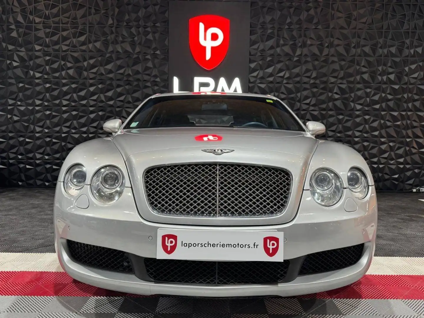 Bentley Flying Spur 6.0 W12 Grau - 2