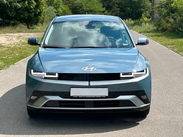 Hyundai Ioniq 5 view 2