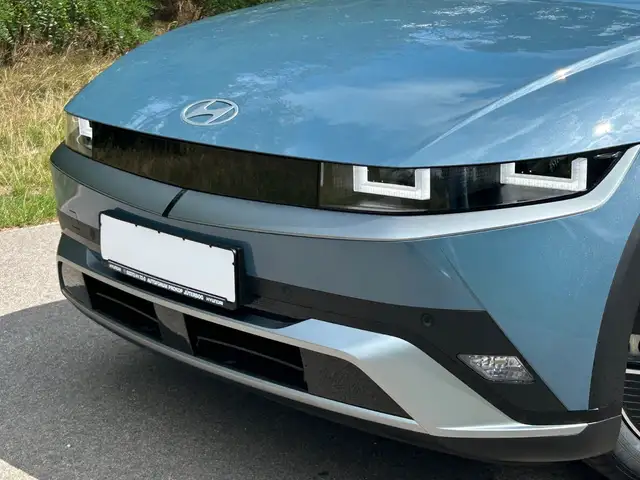 Hyundai Ioniq 5 view 8