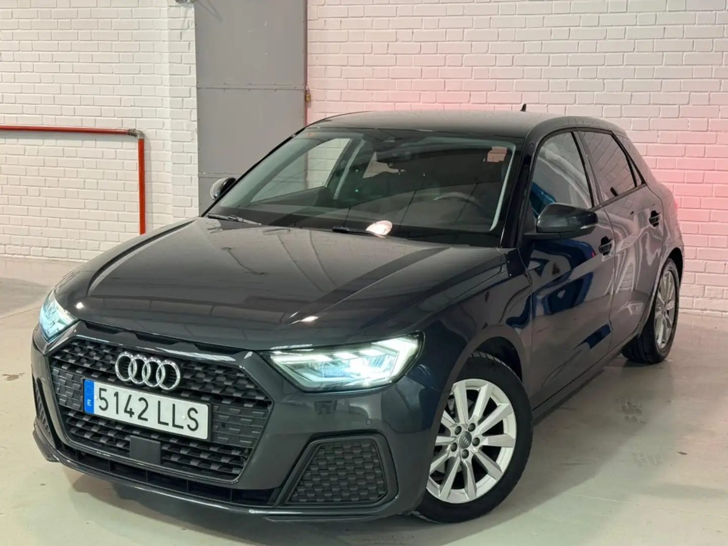Audi A1 Sportback 35 TFSI Advanced S tronic Grau - 2