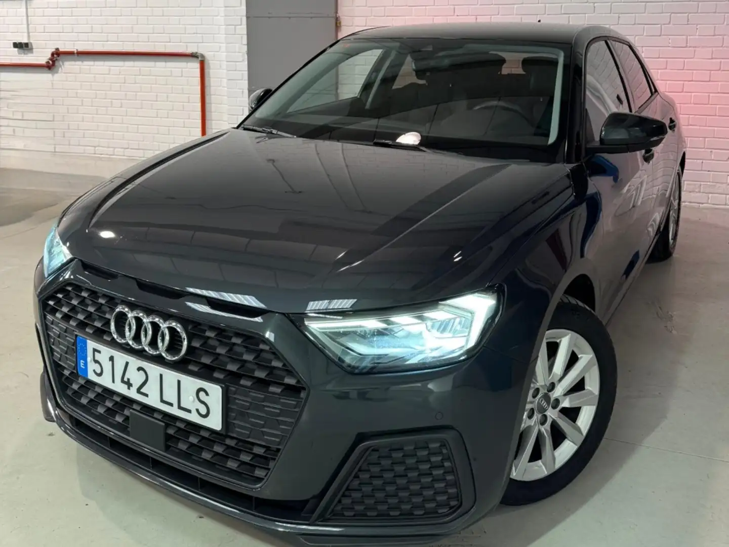 Audi A1 Sportback 35 TFSI Advanced S tronic Grau - 1