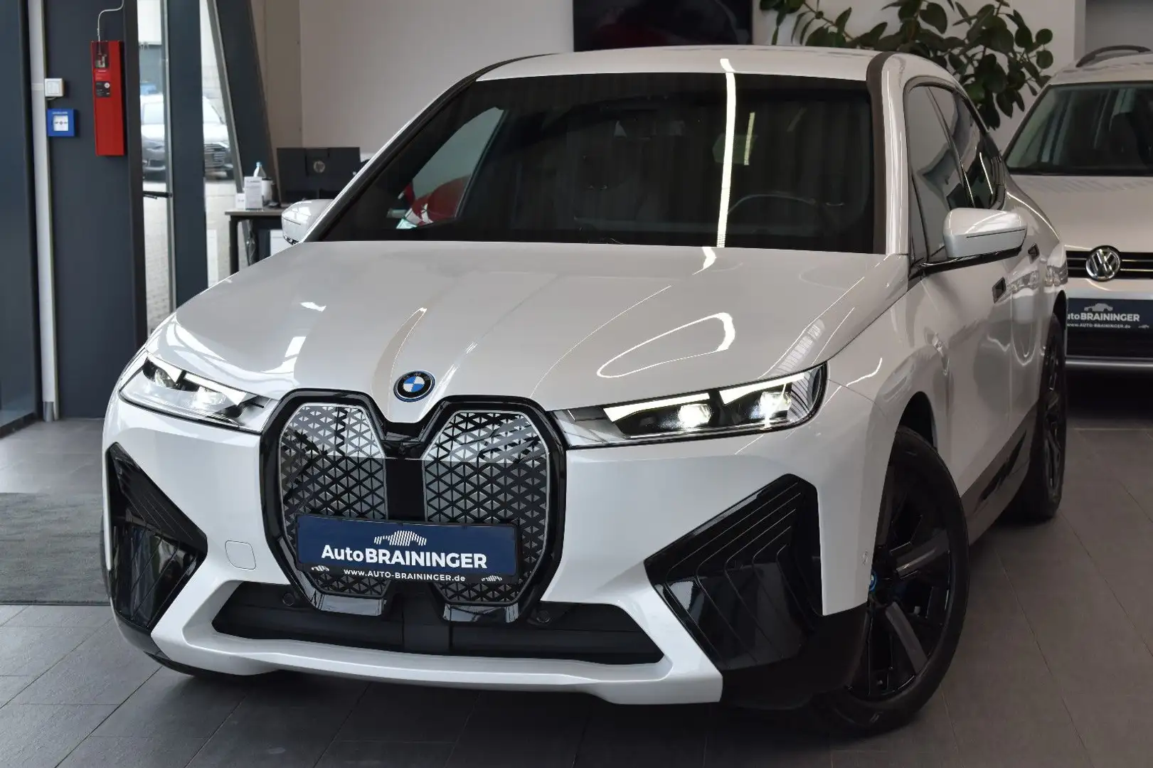 BMW iX 40 xDrive Sport Aut. LED~LiveCo~H&K~Leder~21" Blanco - 1