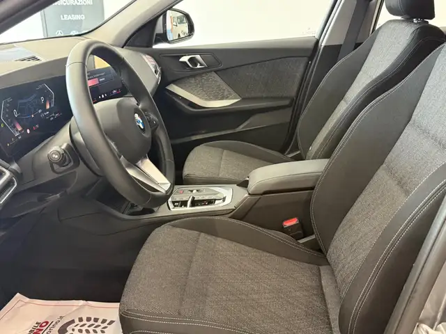 BMW 1 Series view 8