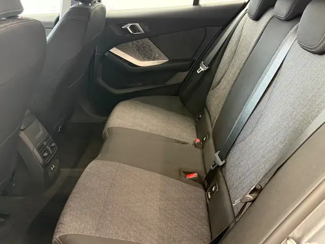 BMW 1 Series view 10