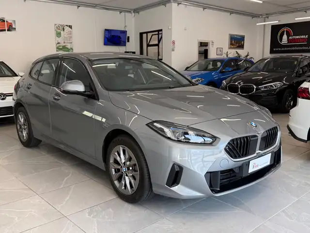 BMW 1 Series view 3