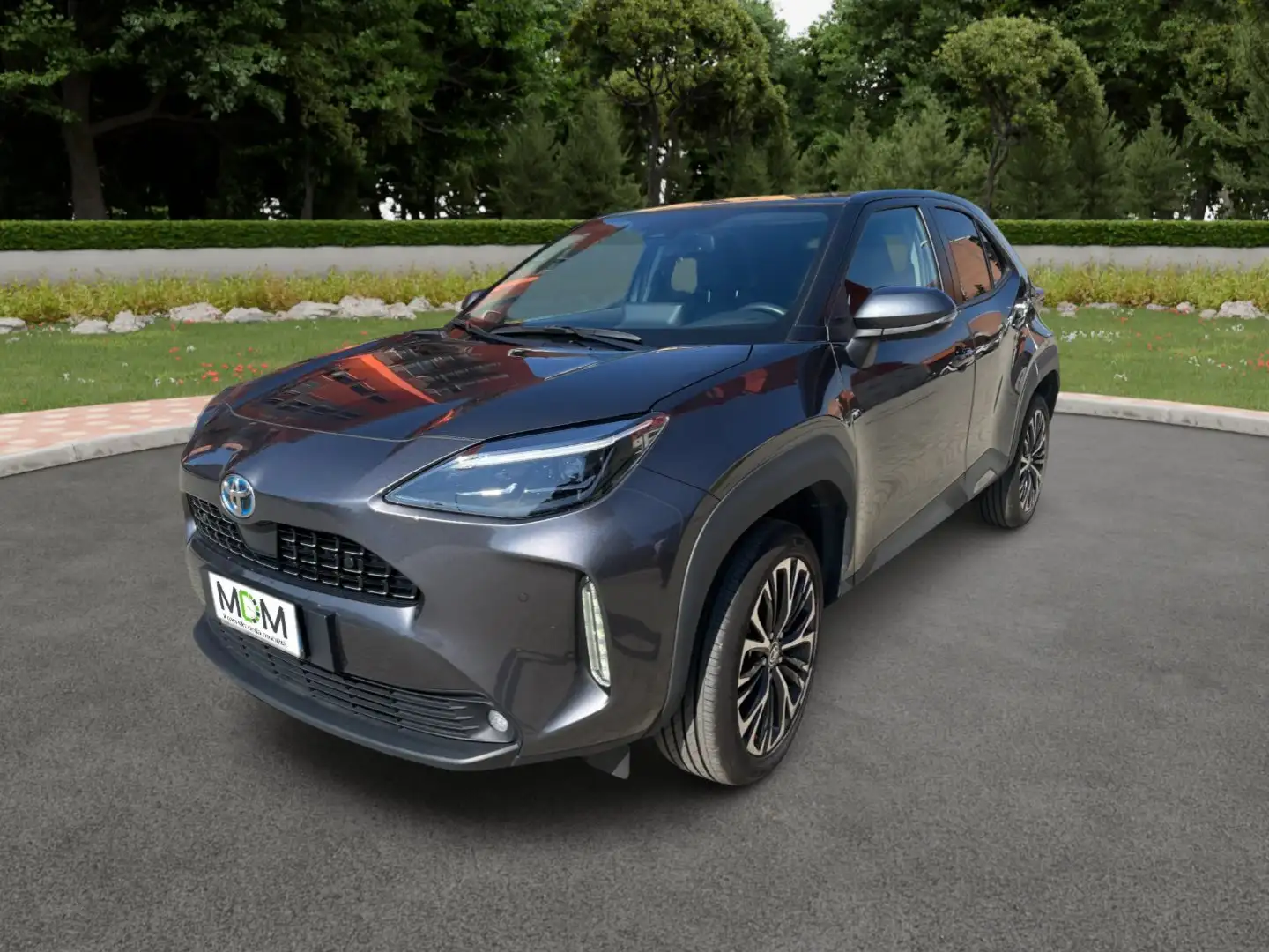 Toyota Yaris Cross 1.5h Lounge fwd 116cv e-cvt Grigio - 1