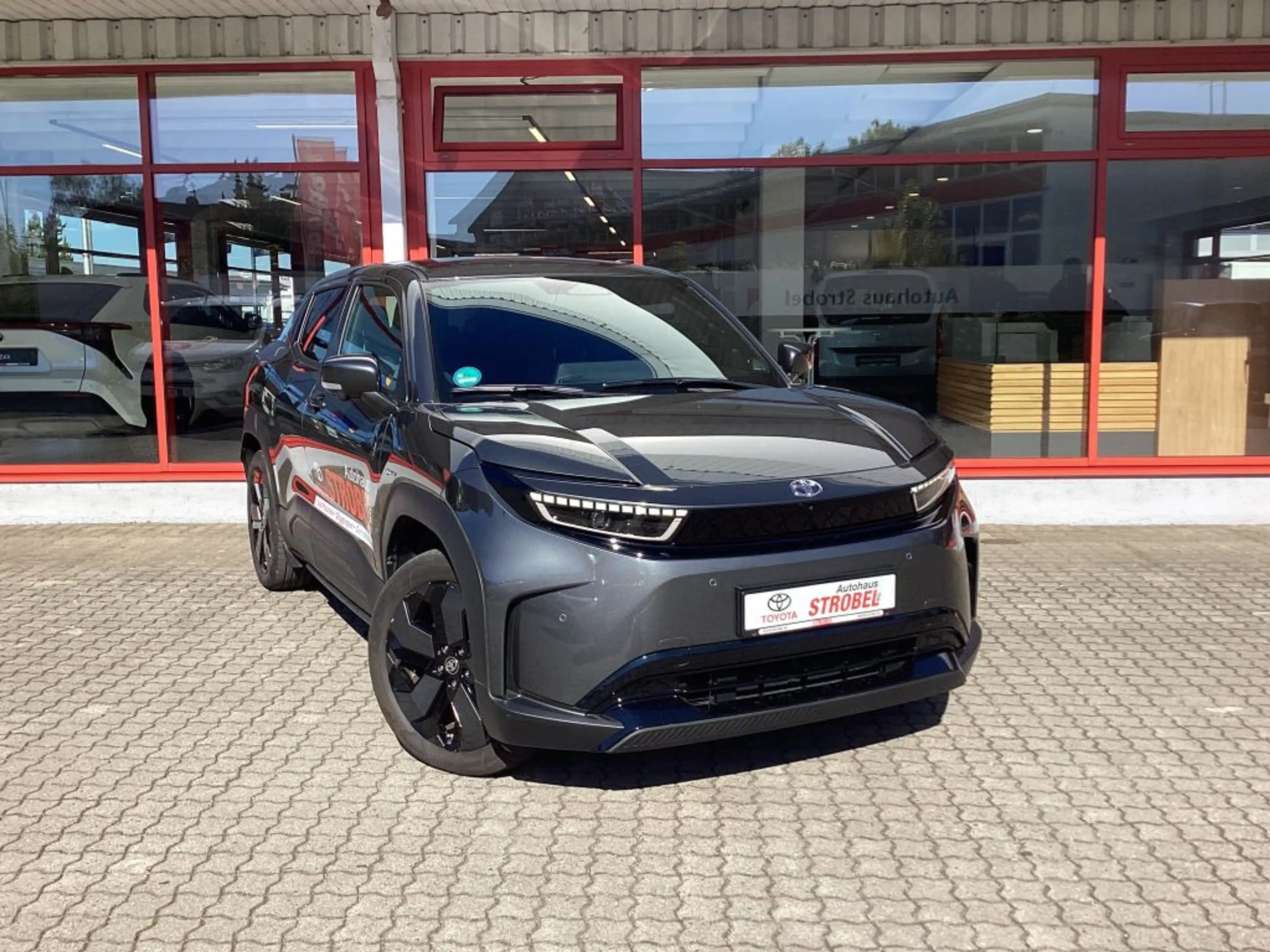 Toyota Urban Cruiser 61kWh Lounge — photo 6