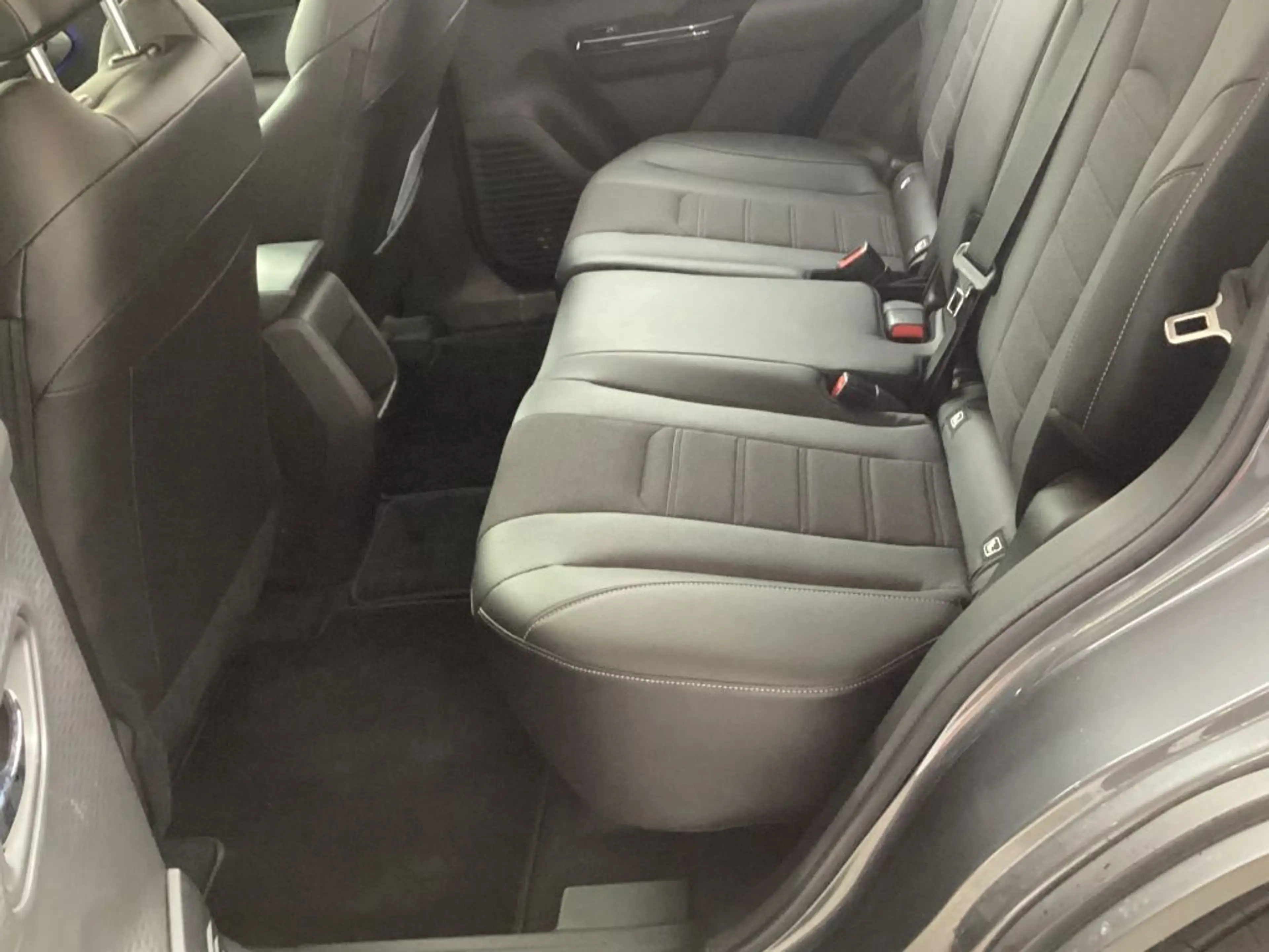 Toyota Urban Cruiser 61kWh Lounge — photo 12