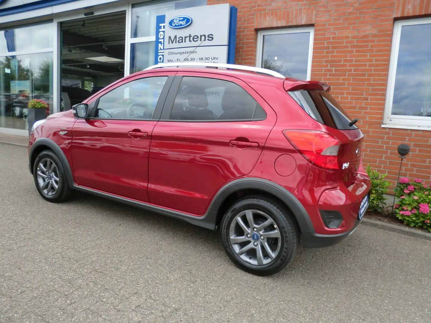 Ford Ka/Ka+ Active Cool & Sound 85PS Rouge - 2