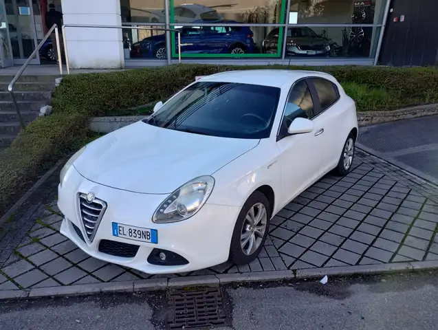 Alfa Romeo Giulietta Giulietta III 2010 1.6 jtdm-2