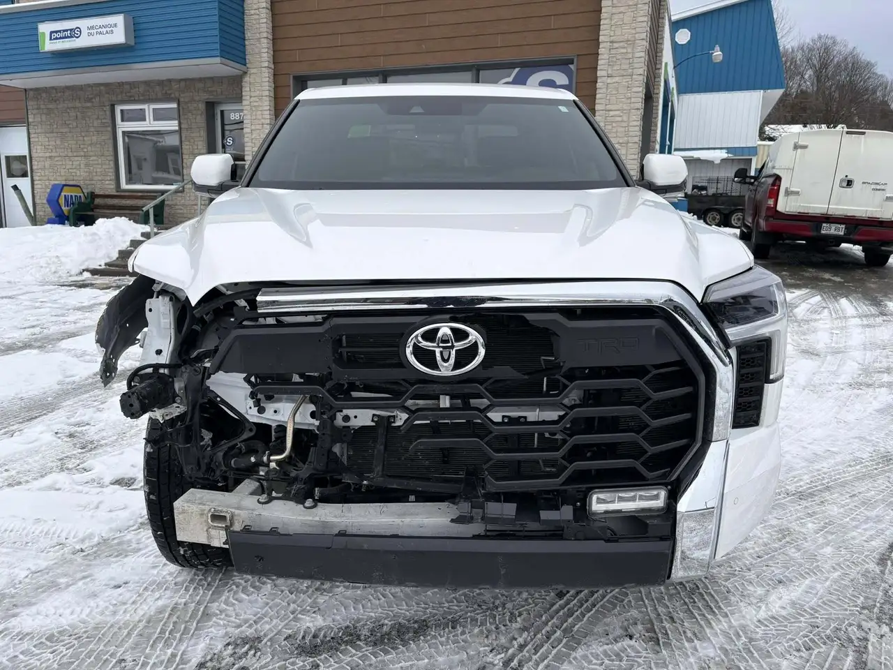 Toyota Tundra снимка Toyota Tundra