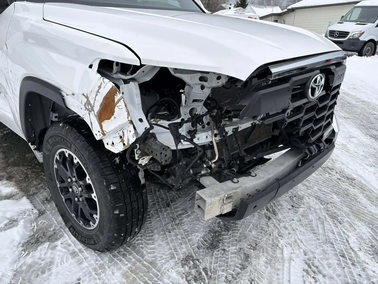 Toyota Tundra снимка Toyota Tundra