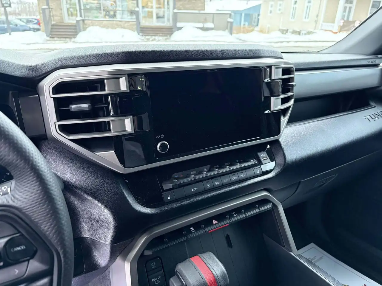 Toyota Tundra снимка Toyota Tundra
