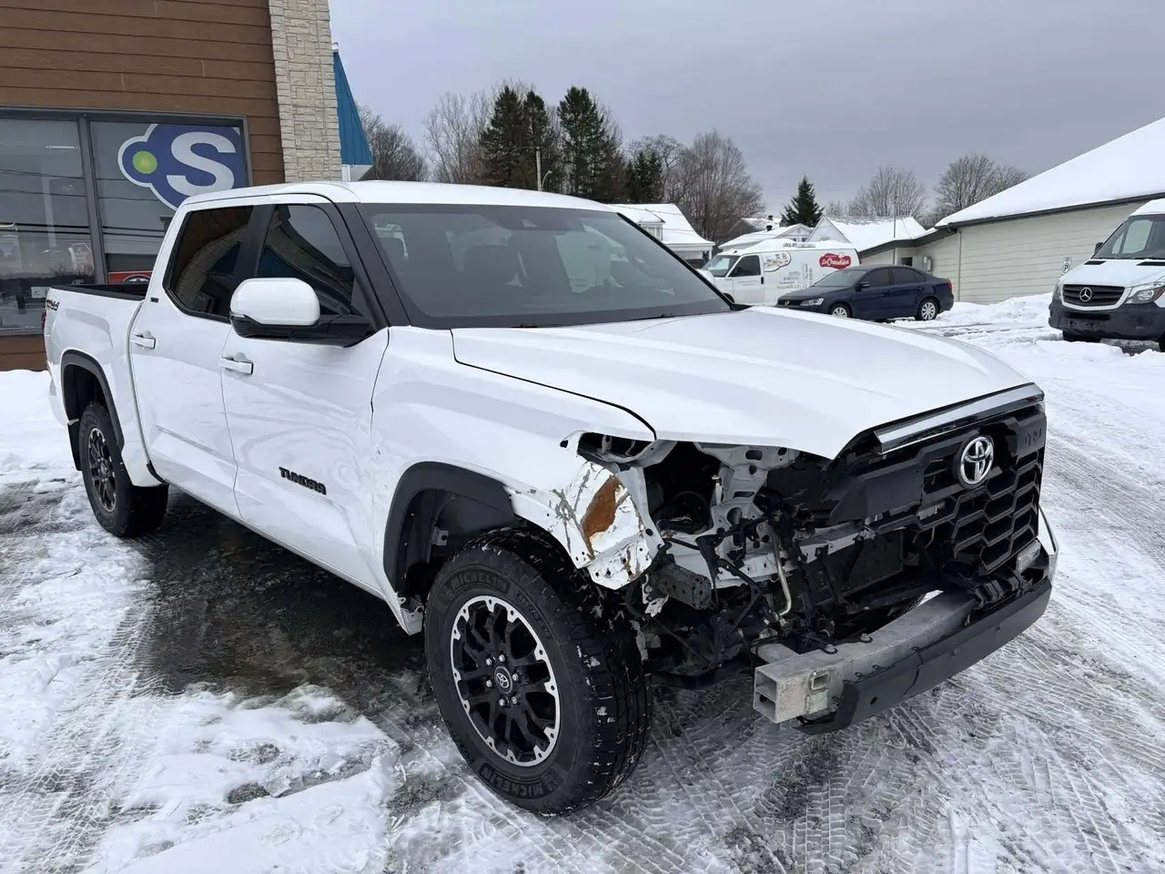 Toyota Tundra снимка Toyota Tundra