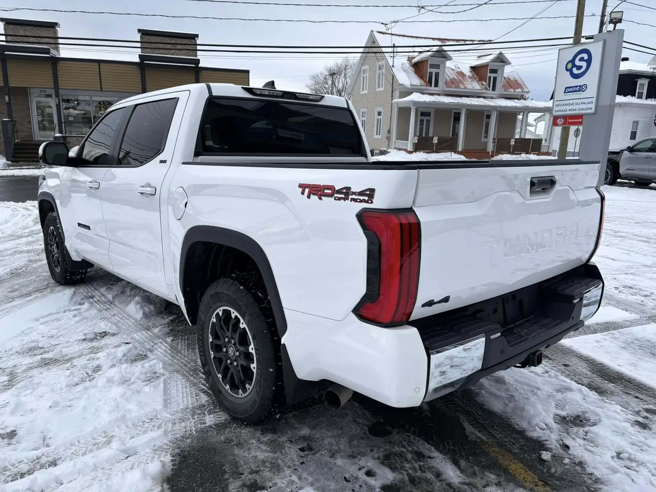 Toyota Tundra снимка Toyota Tundra