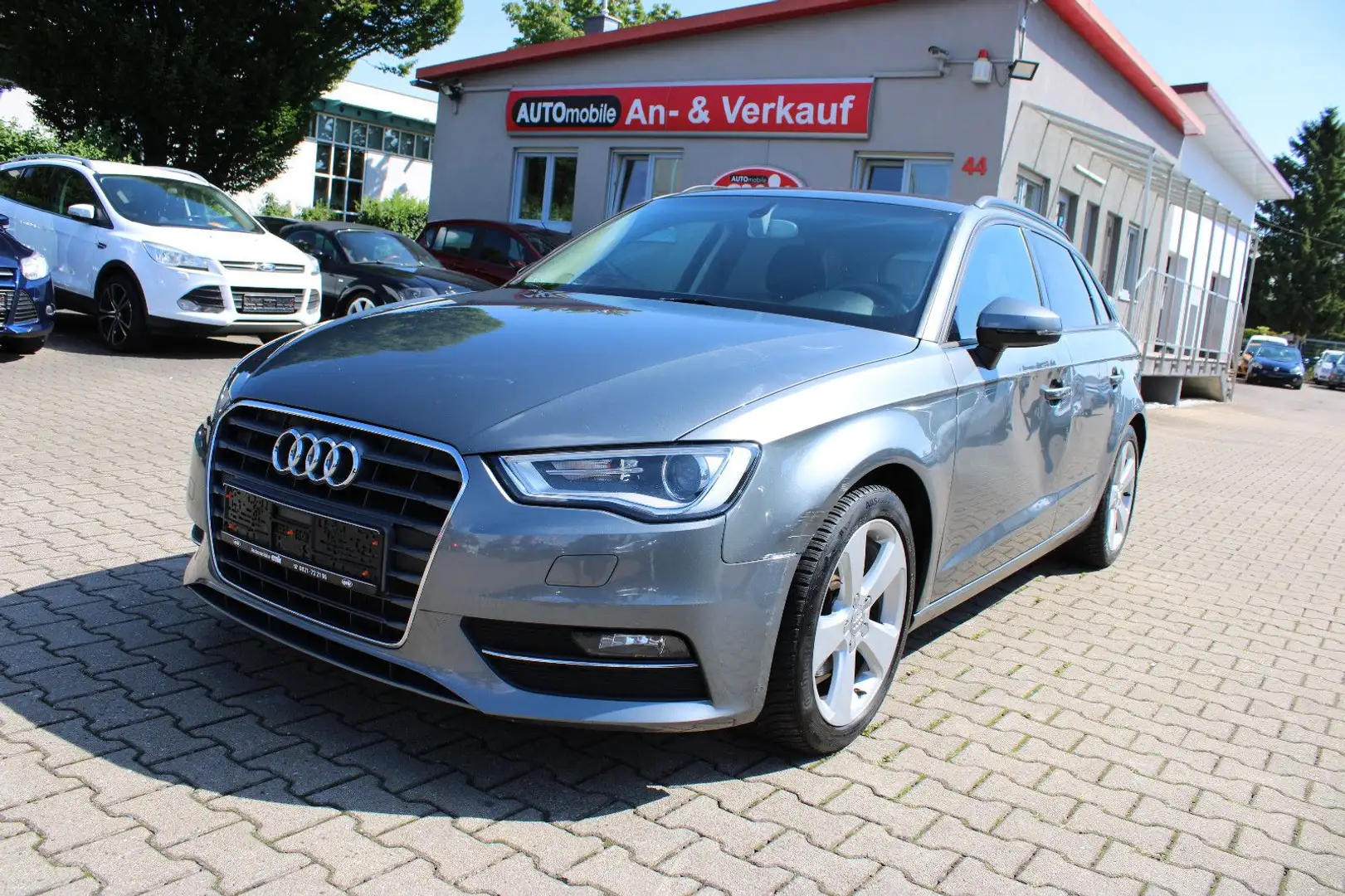 Audi A3 2.0 TDI S tronic Sportback Navi,PDC,Xenon,SHZ Grau - 1