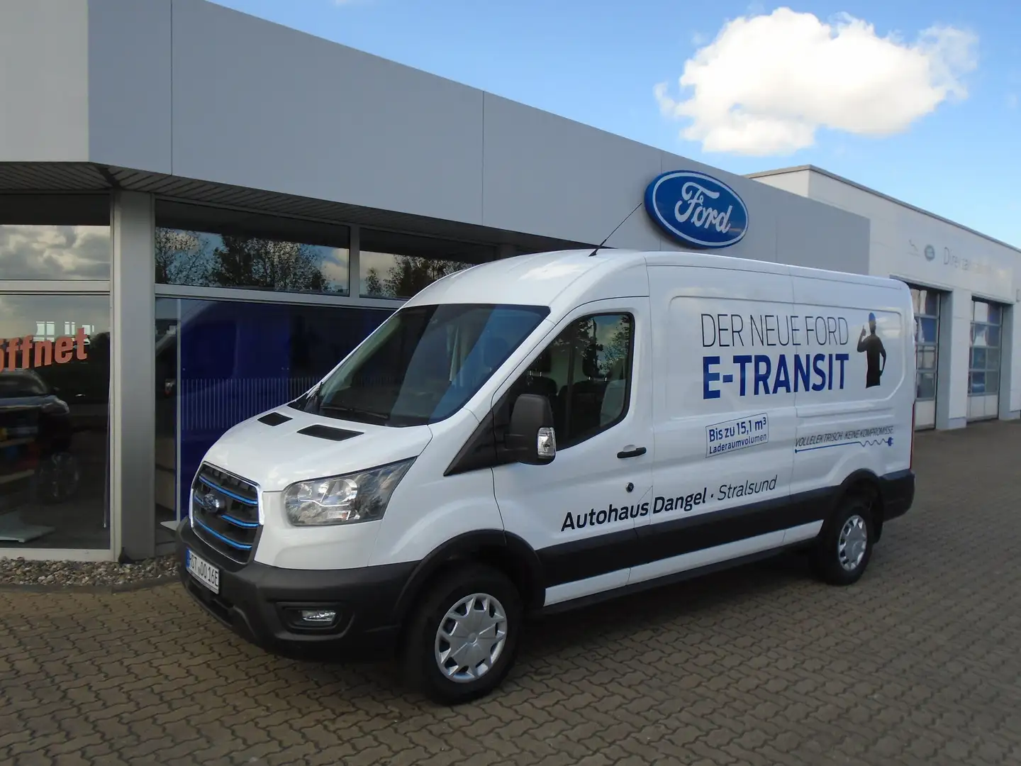 Ford E-Transit FT 350 L3 Trend Wit - 1