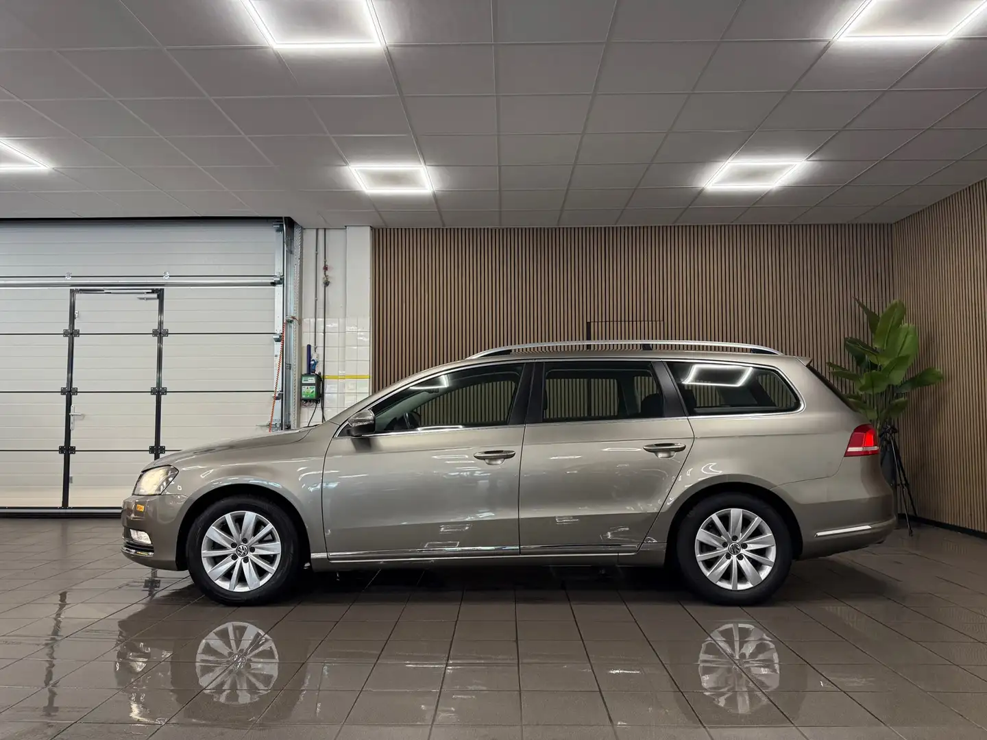 Volkswagen Passat Variant 1.4 TSI Comfortline BlueMotion * Automaat / 99.914 Bruin - 2