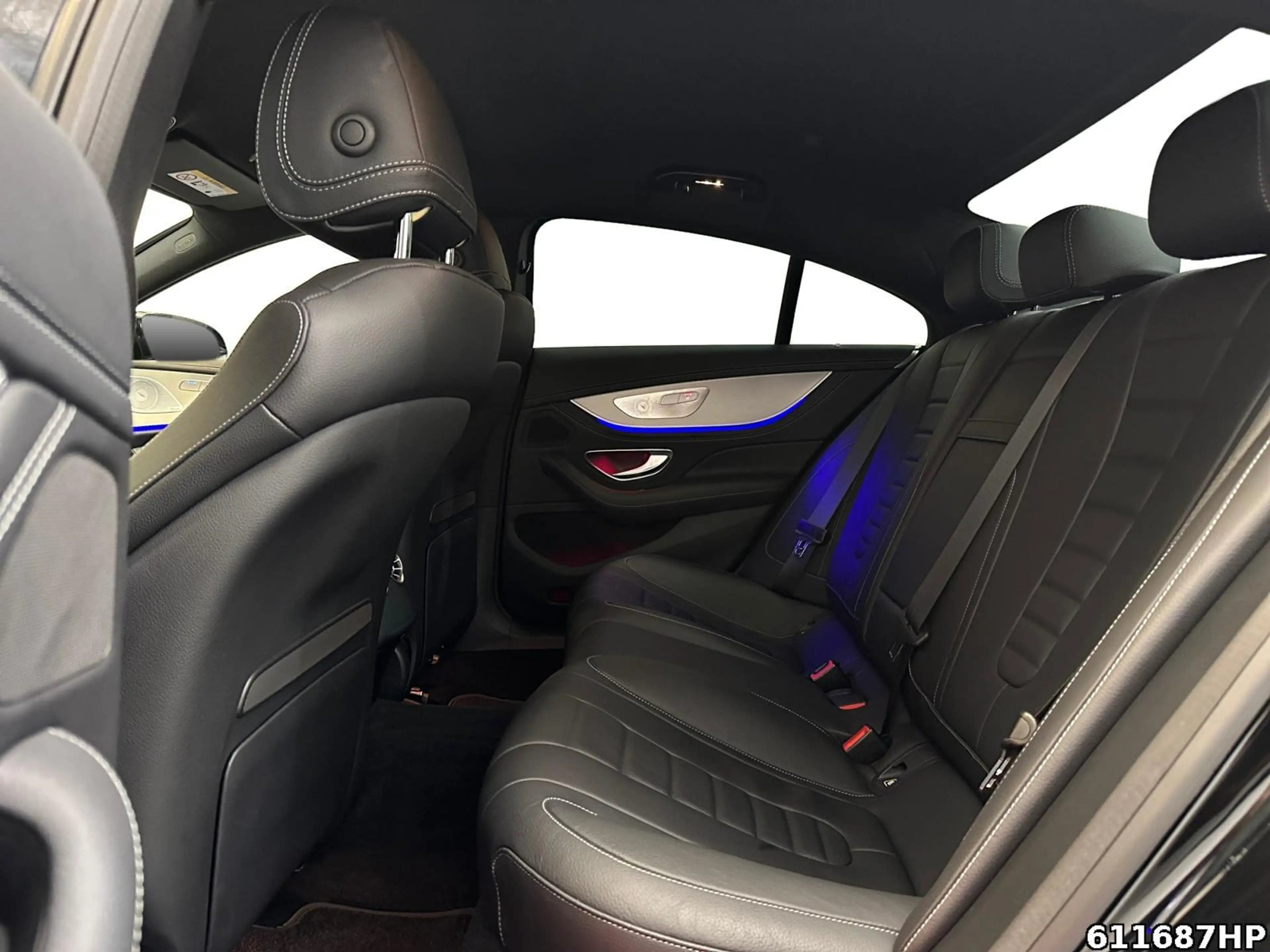 Mercedes-Benz CLS 450 4M AMG Night Multibeam Burmester 360° — photo 10
