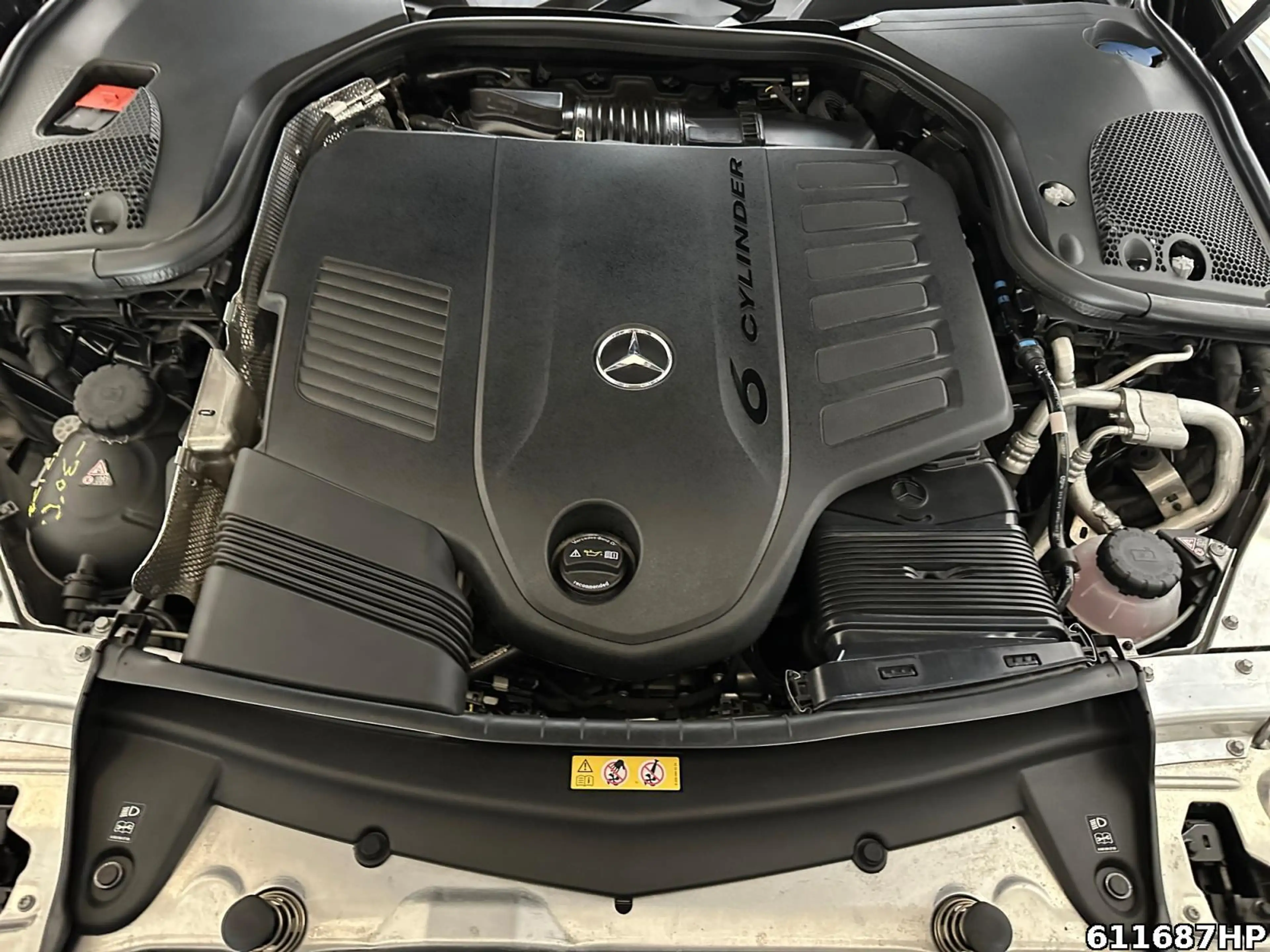 Mercedes-Benz CLS 450 4M AMG Night Multibeam Burmester 360° — photo 13